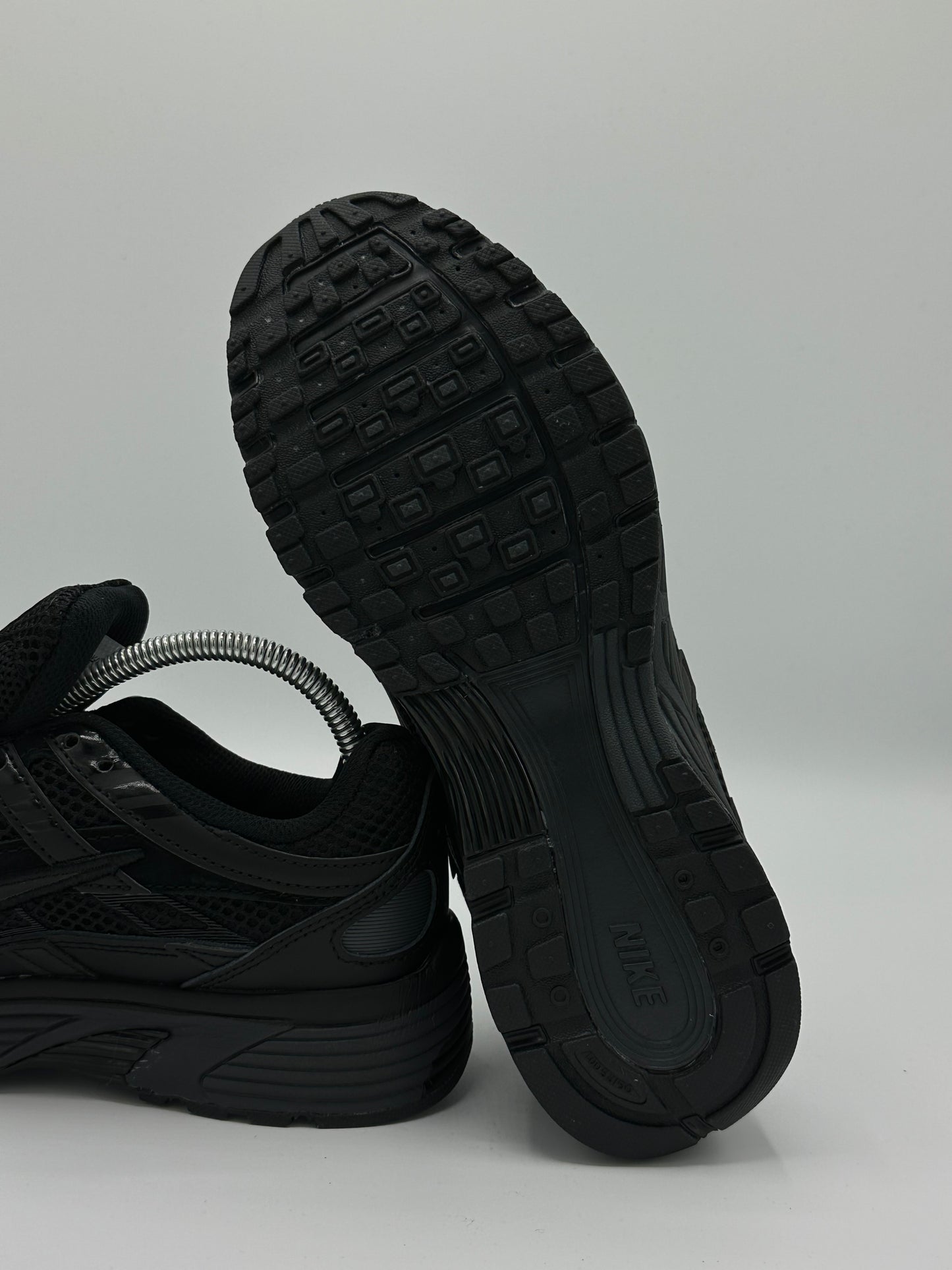 NIKE P-6000 BLACK