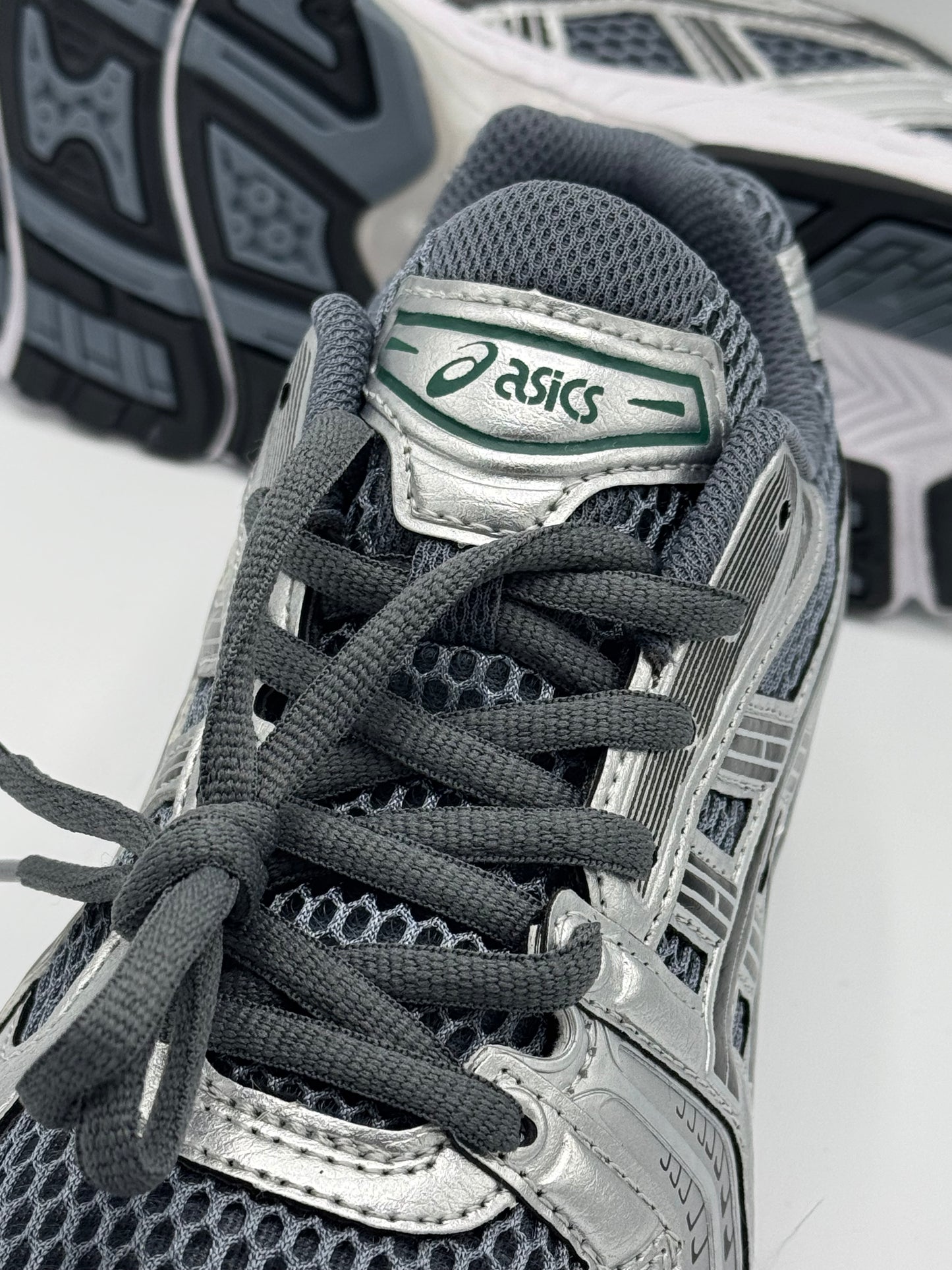 ASICS GEL KAYANO 14 METALLIC