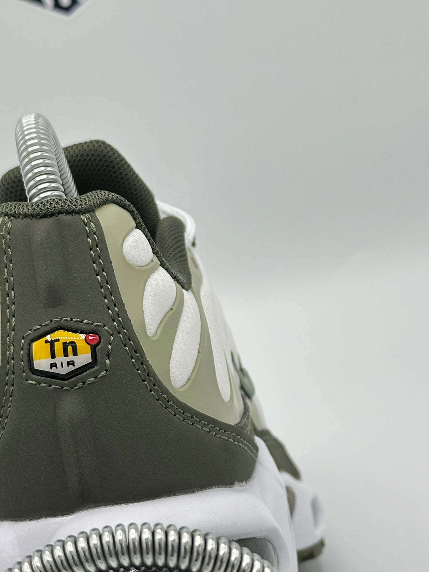 TN LIGHT OLIVE