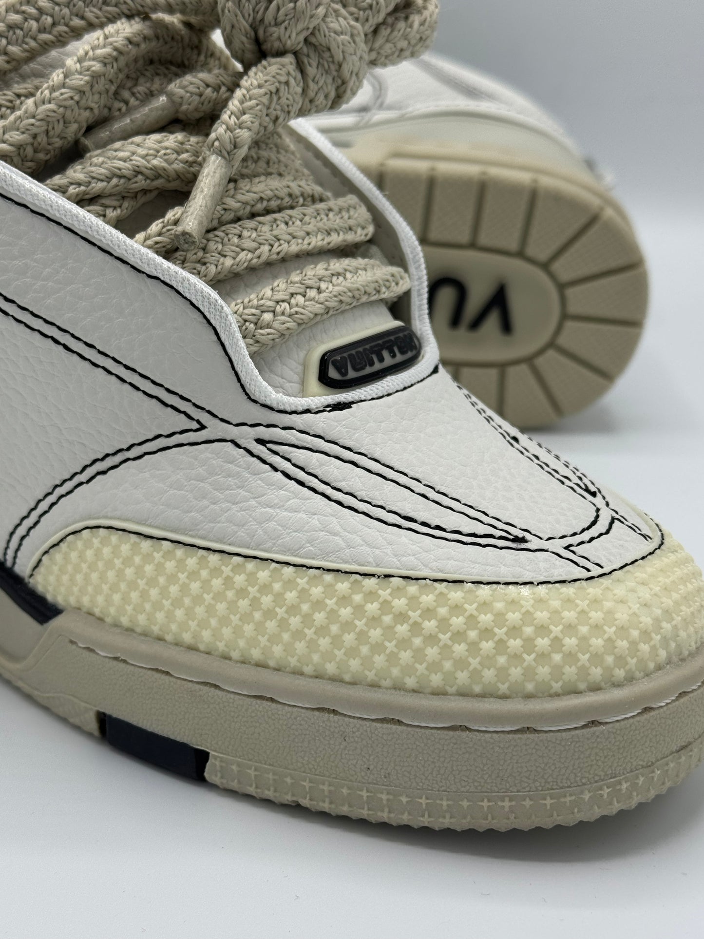 LV SKATE CREAMY
