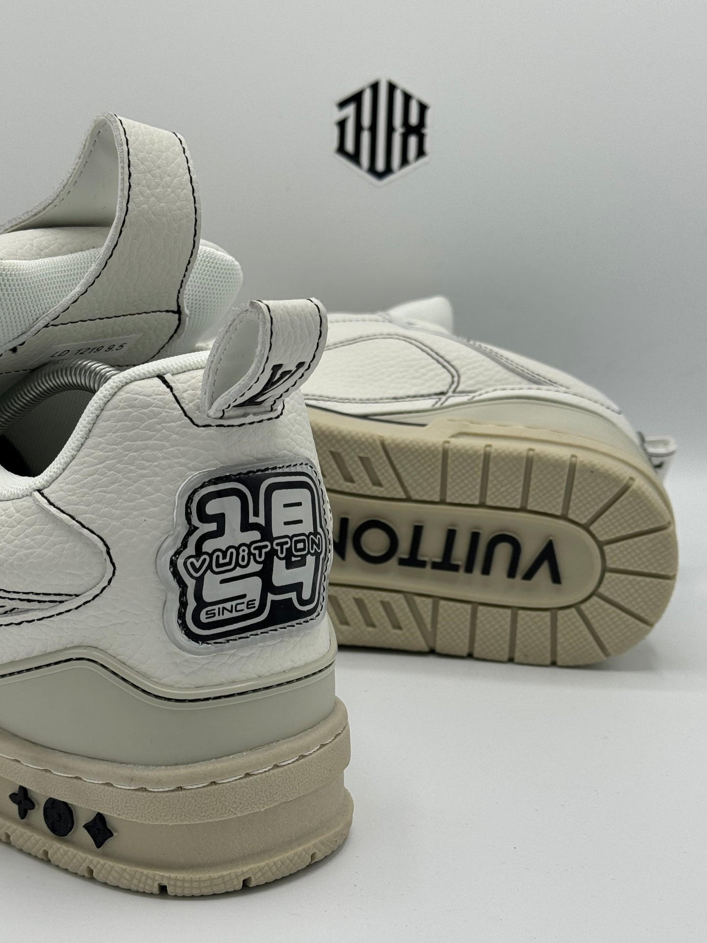LV SKATE CREAMY