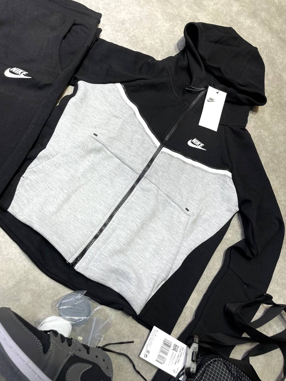 Nike Tech Fleece For Women 👧