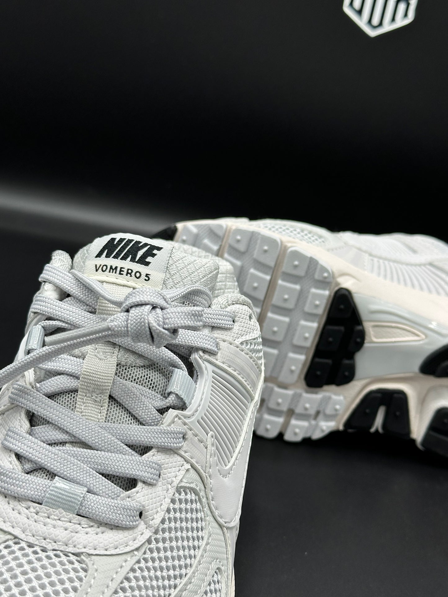 NIKE VOMERO 5 WHITE