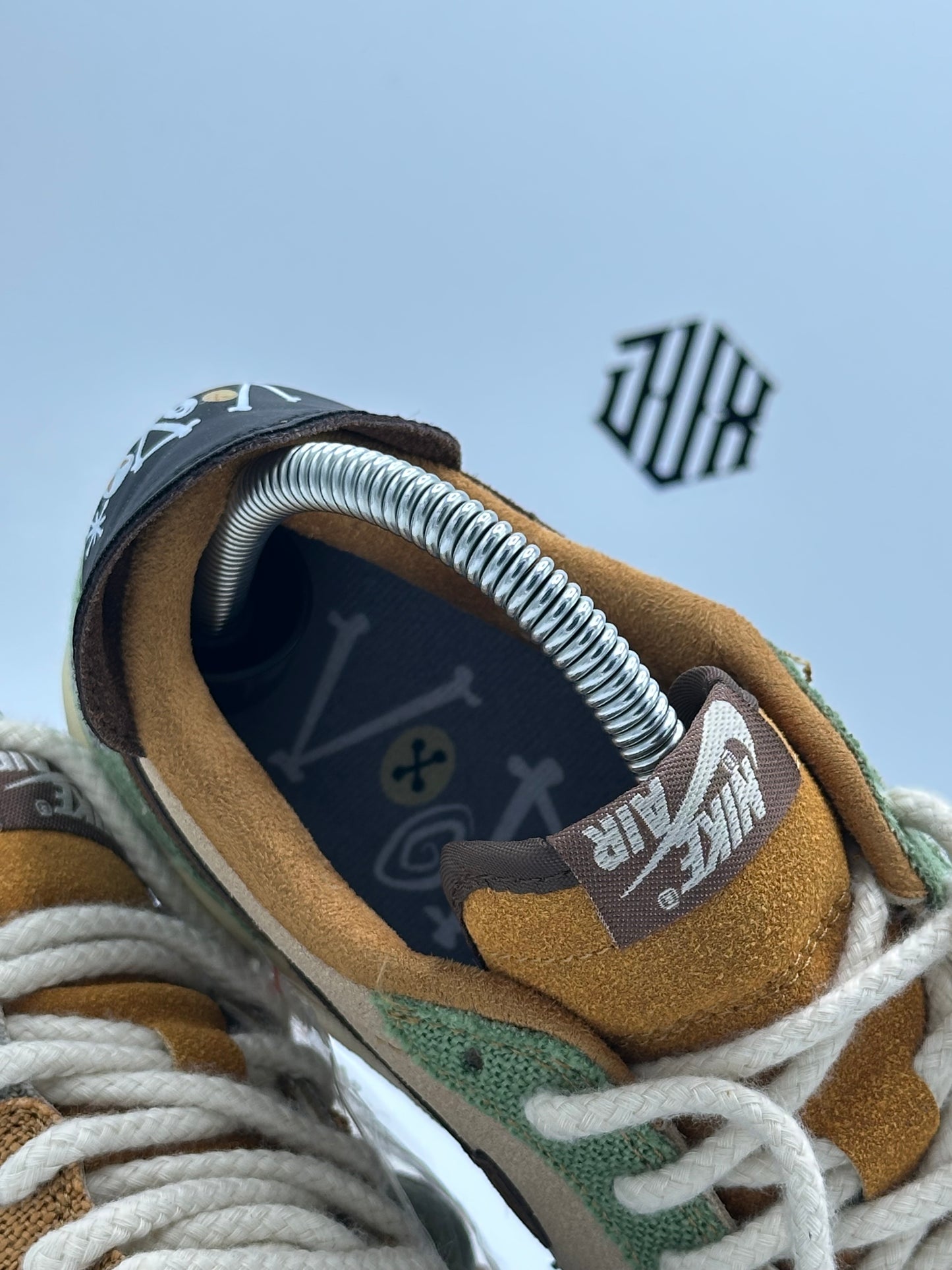 AJ1 LOW x ZION WILLIAMSON VOODOO