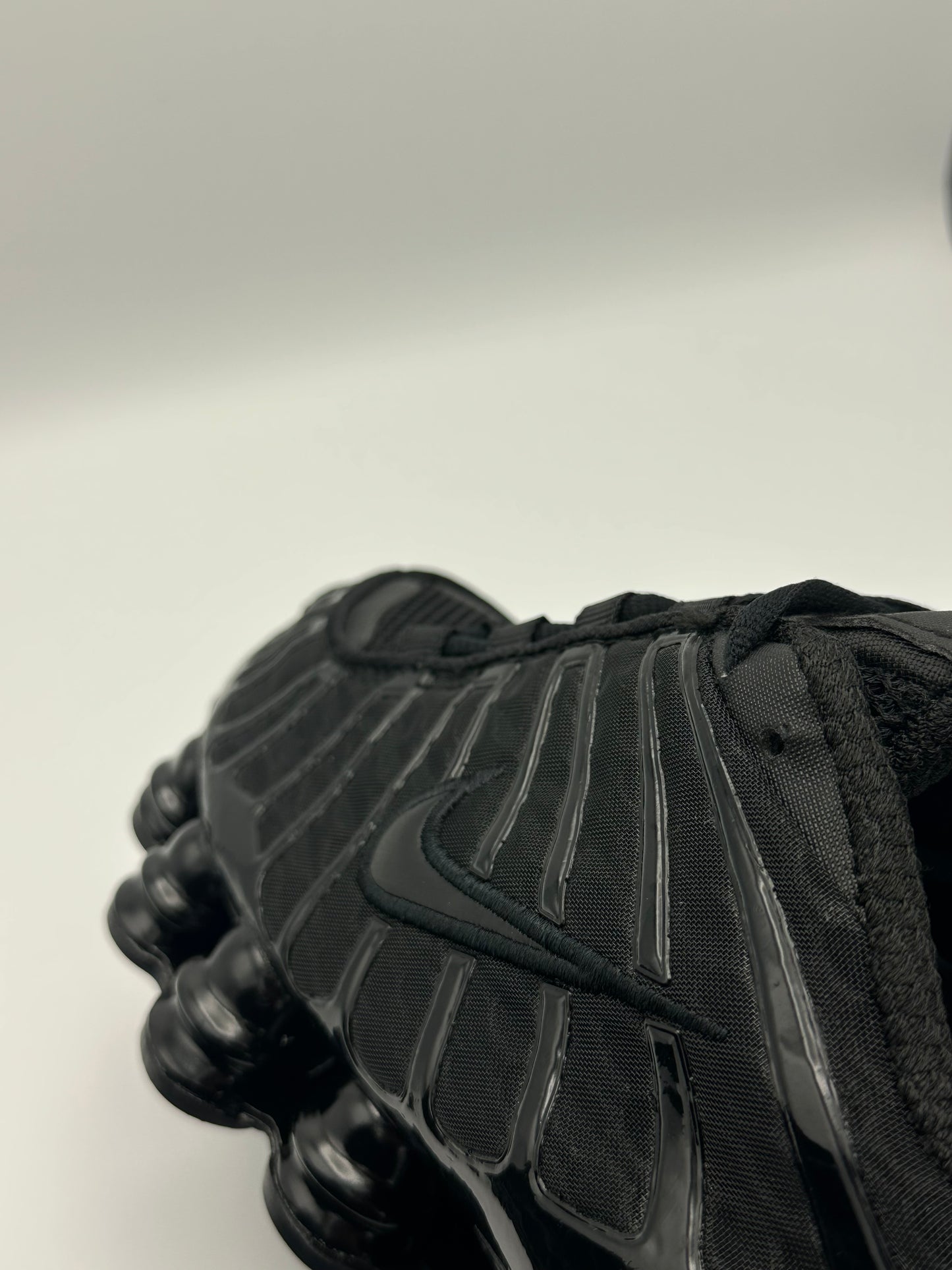 NIKE SHOX TL BLACK