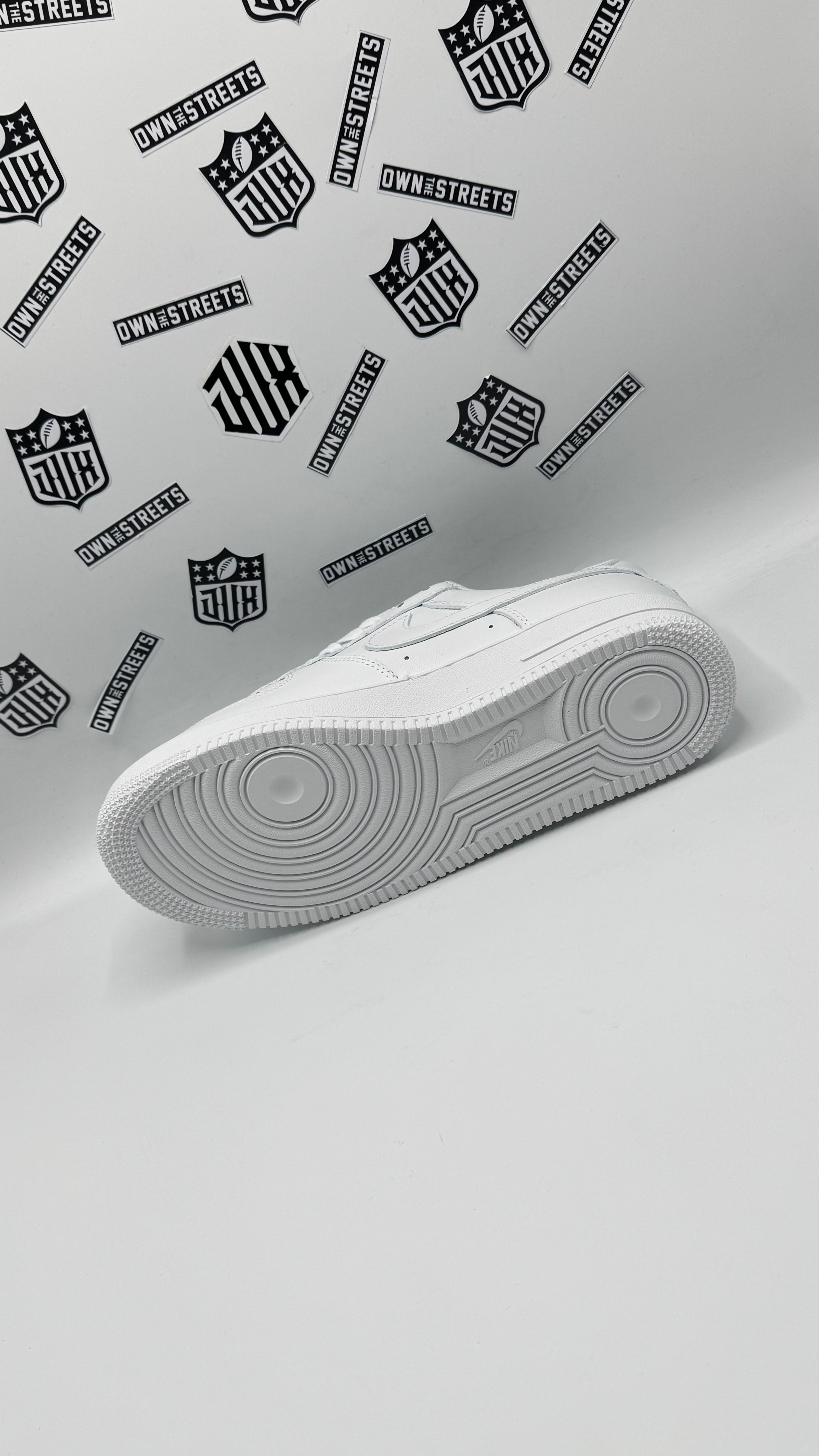 NIKE AIR FORCE 1 TRIPLE WHITE