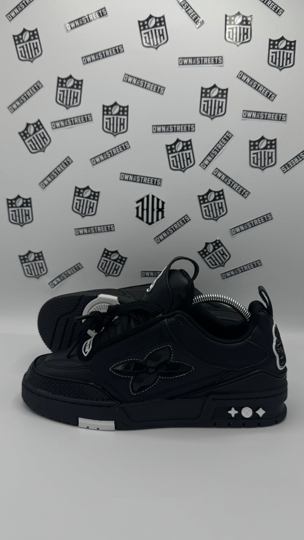 LV SKATE STAR BLACK