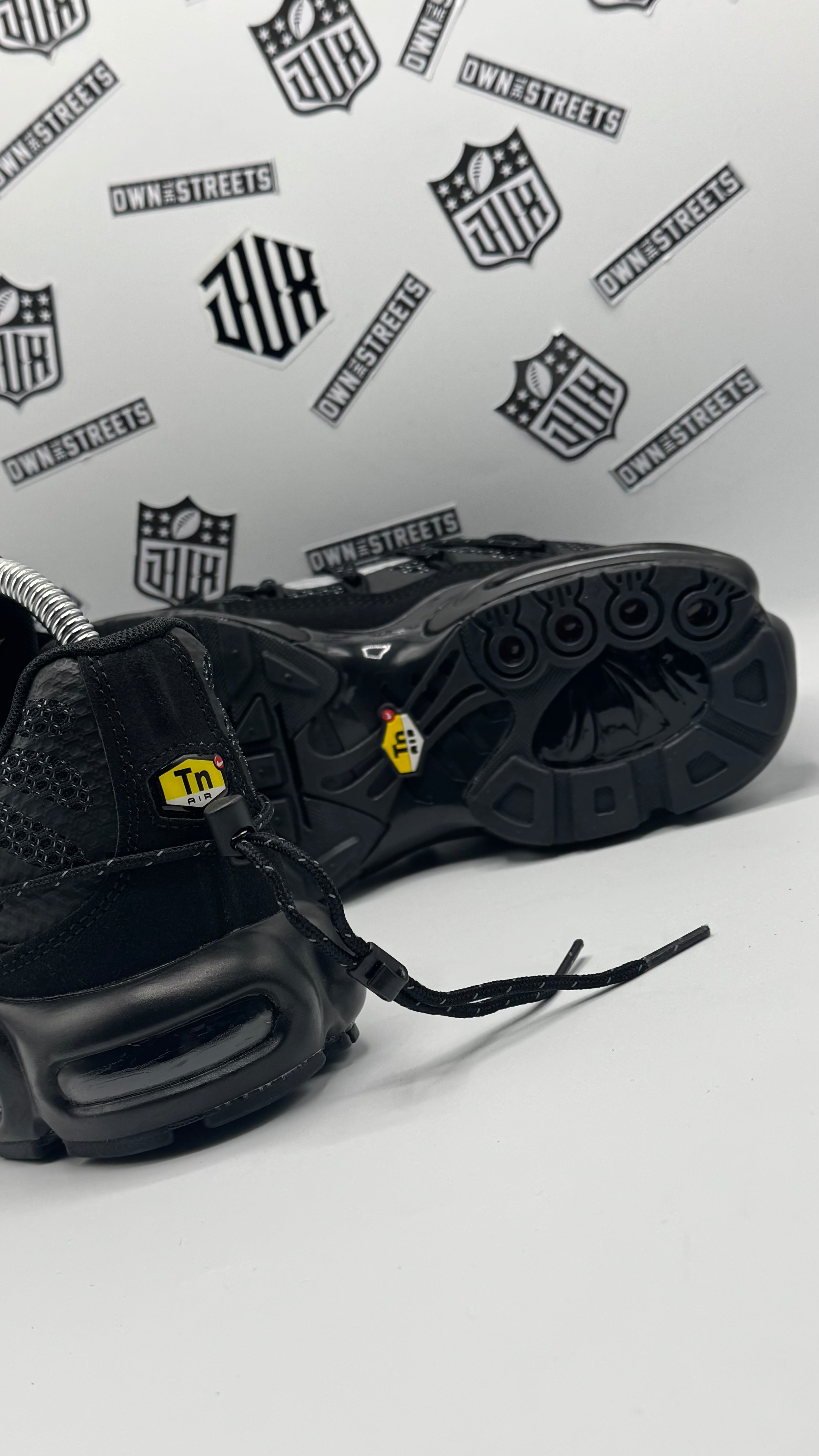 NIKE TN UTILITY BLACK WHITE