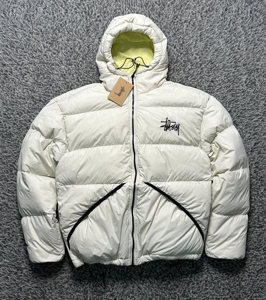 STUSSY PUFFER 800 WHITE JACKET