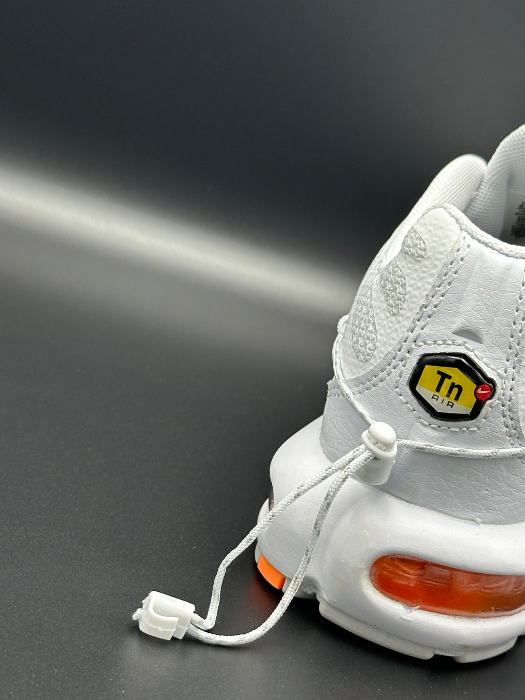 TN AIR UTILITY WHITE