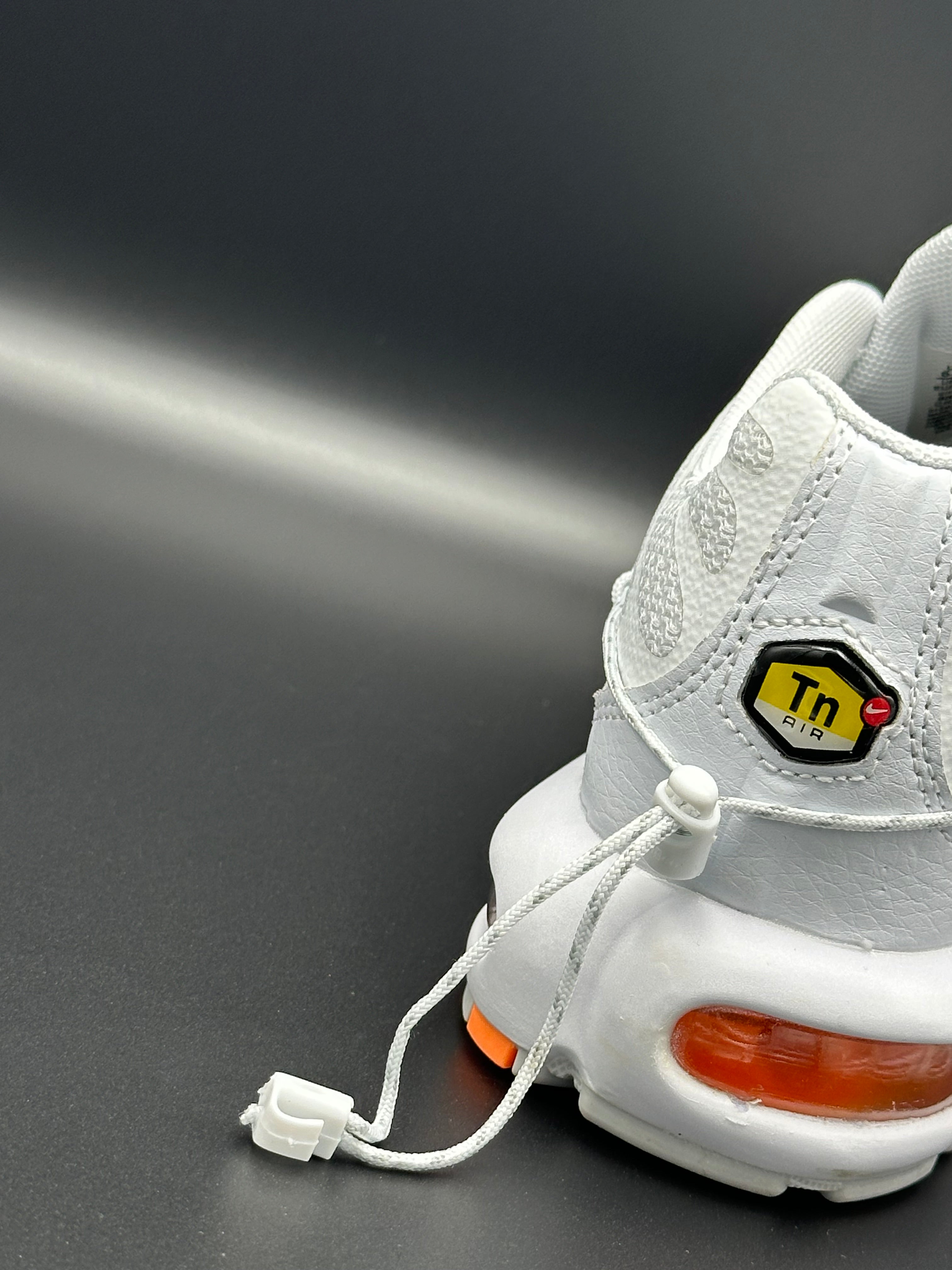 TN AIR UTILITY WHITE