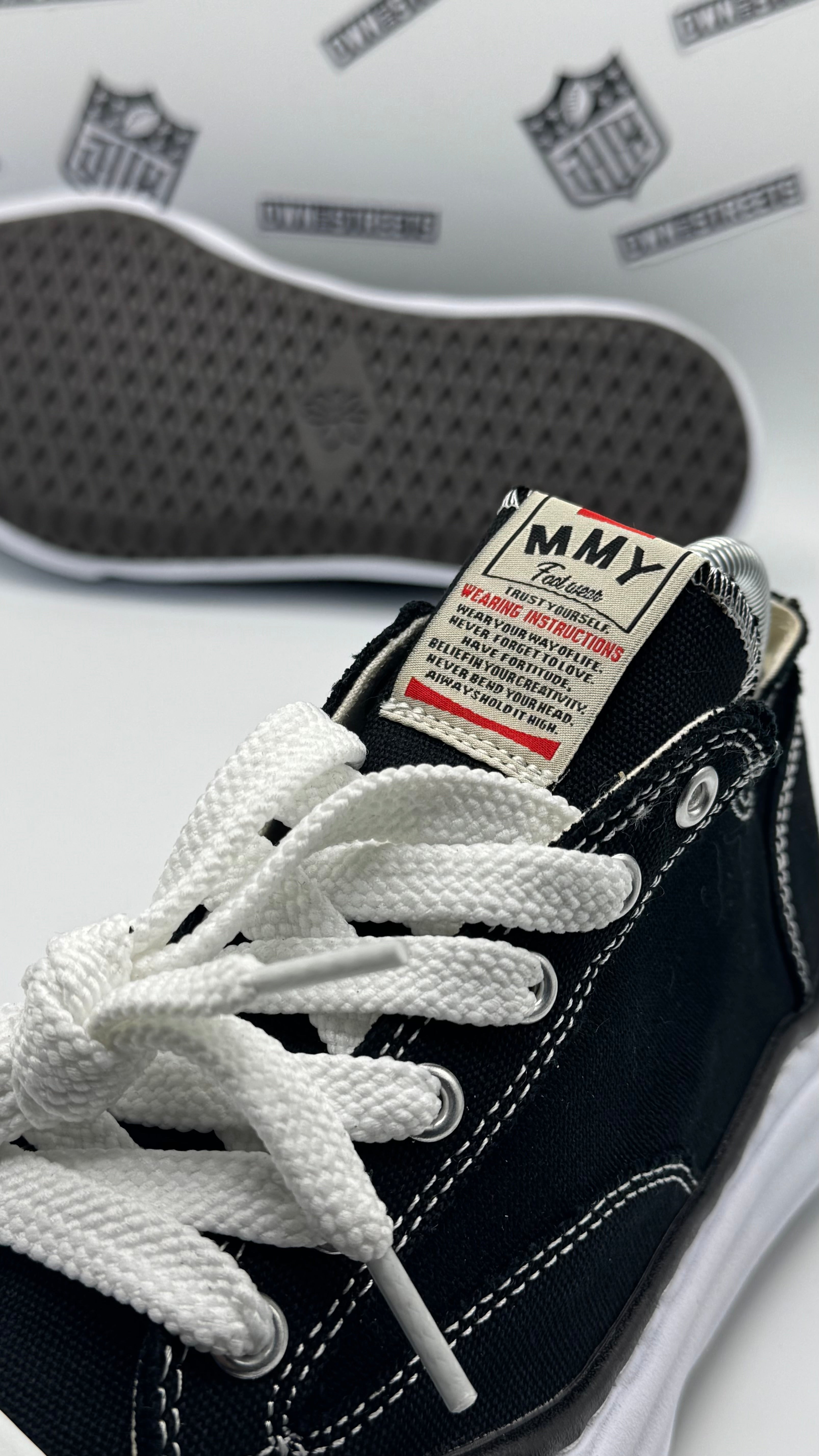 MMY PETERSON OG SOLE CANVAS