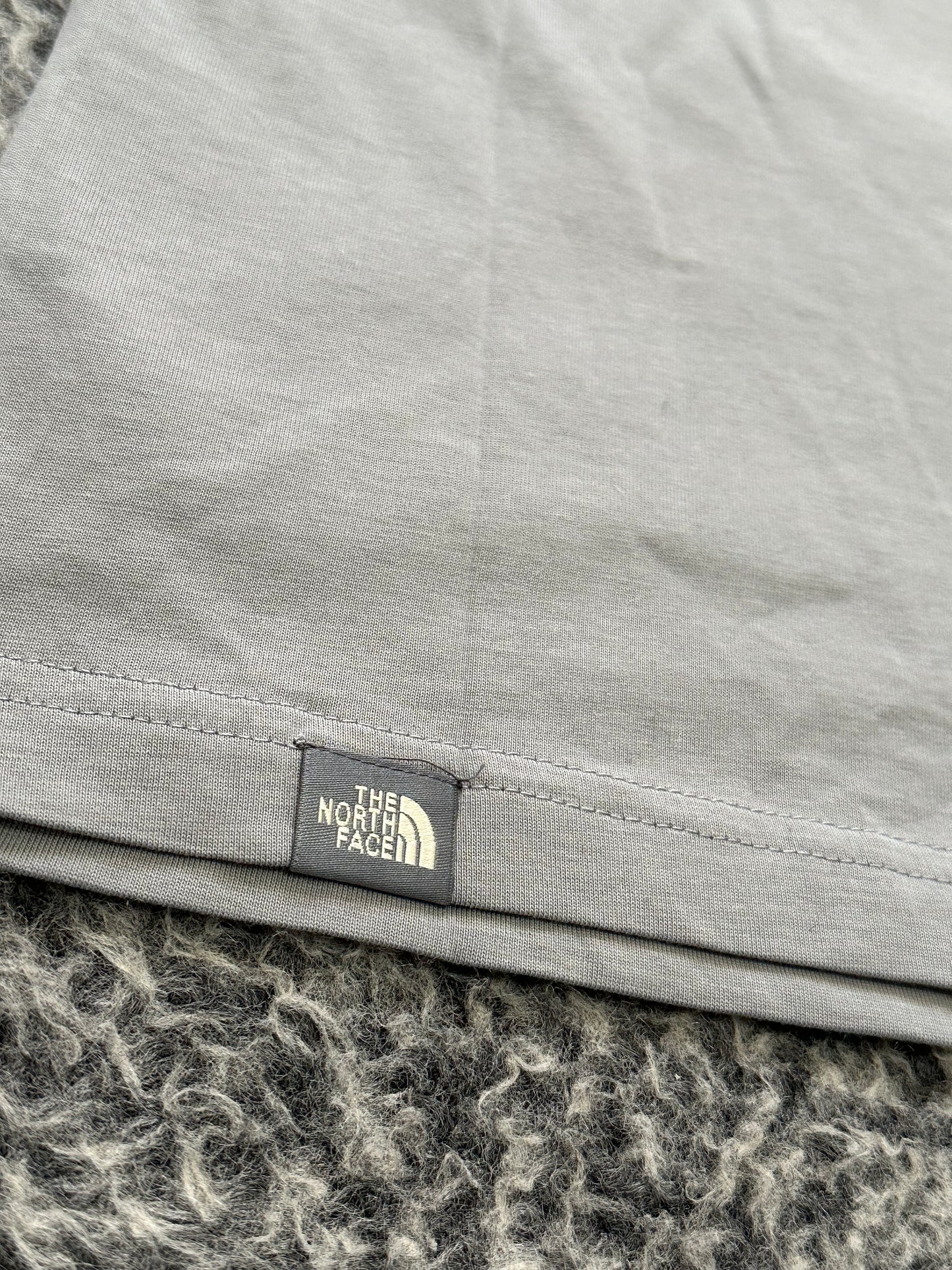 THE NORTH FACE FALLING GREY SHIRT