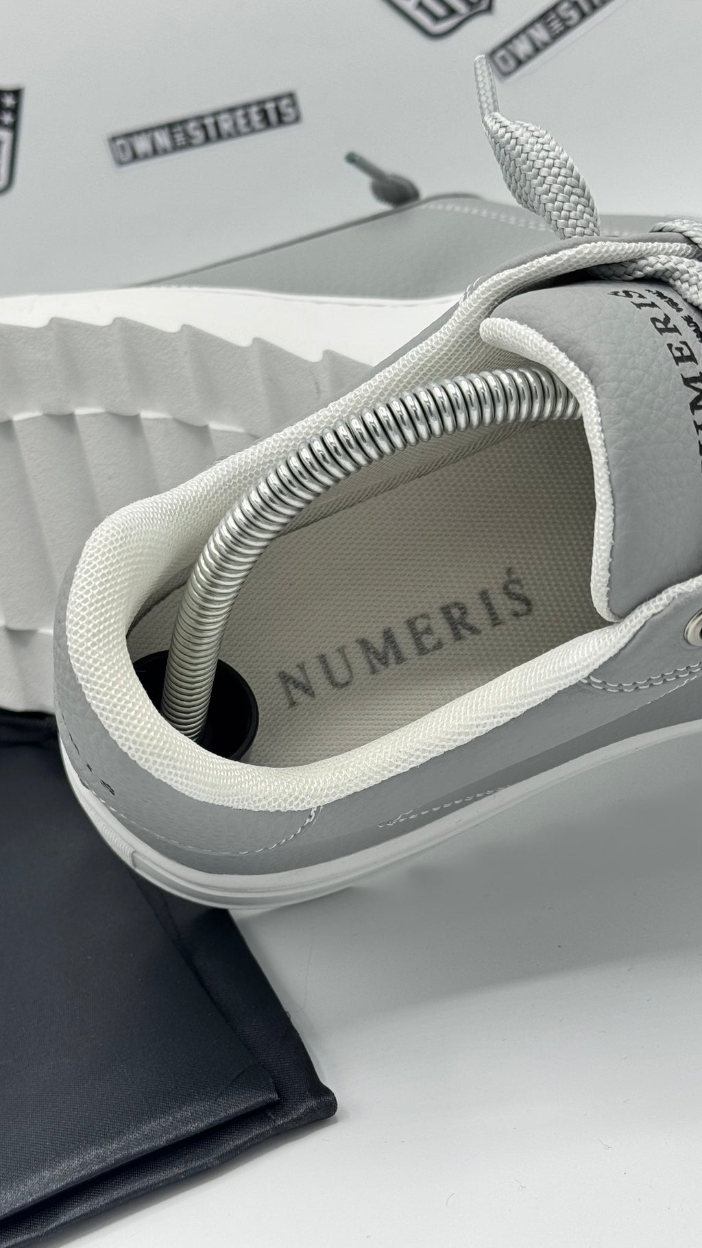 NUMERIS GREY LEATHER SNEAKERS (VVHQ)