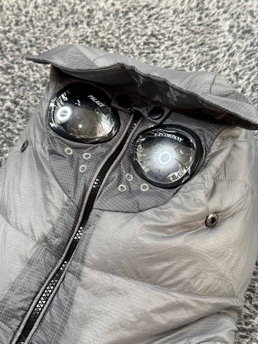CP COMPANY x PALACE PUFFER JACKET GREY