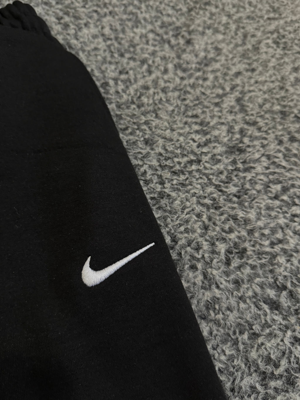NIKE BLACK SHORTS