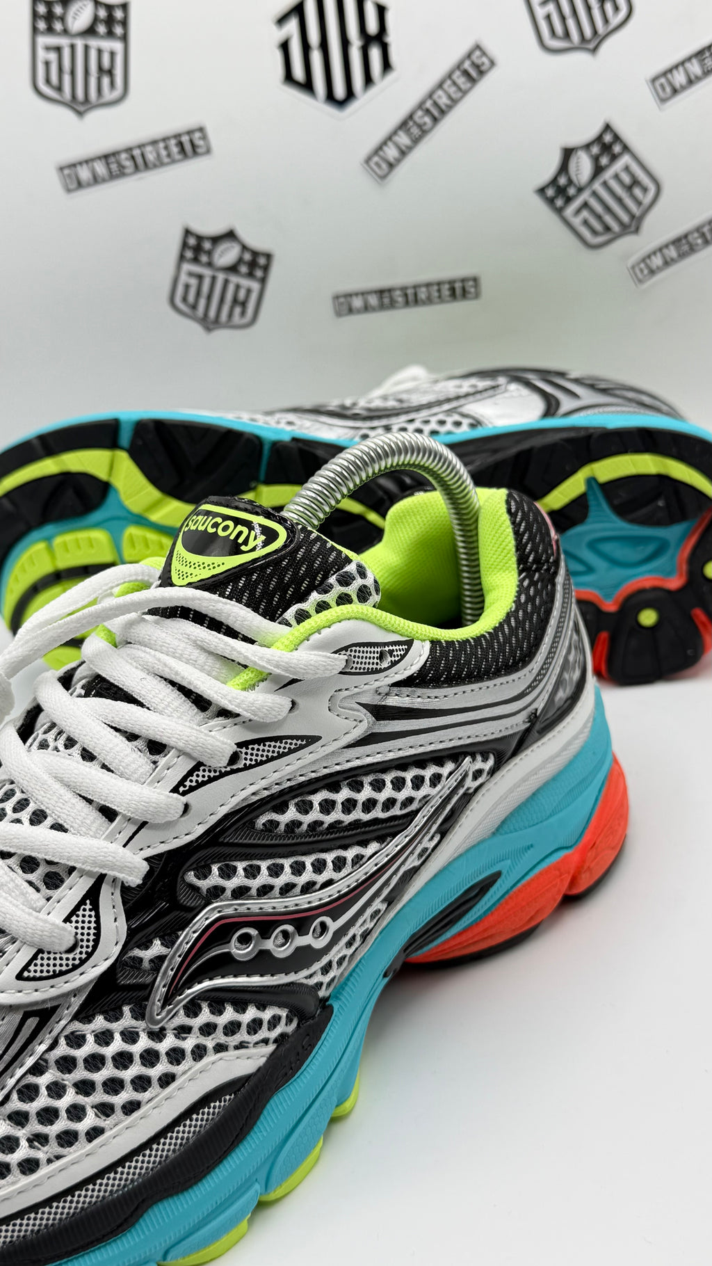 Saucony ProGrid Omni 9 Mutant