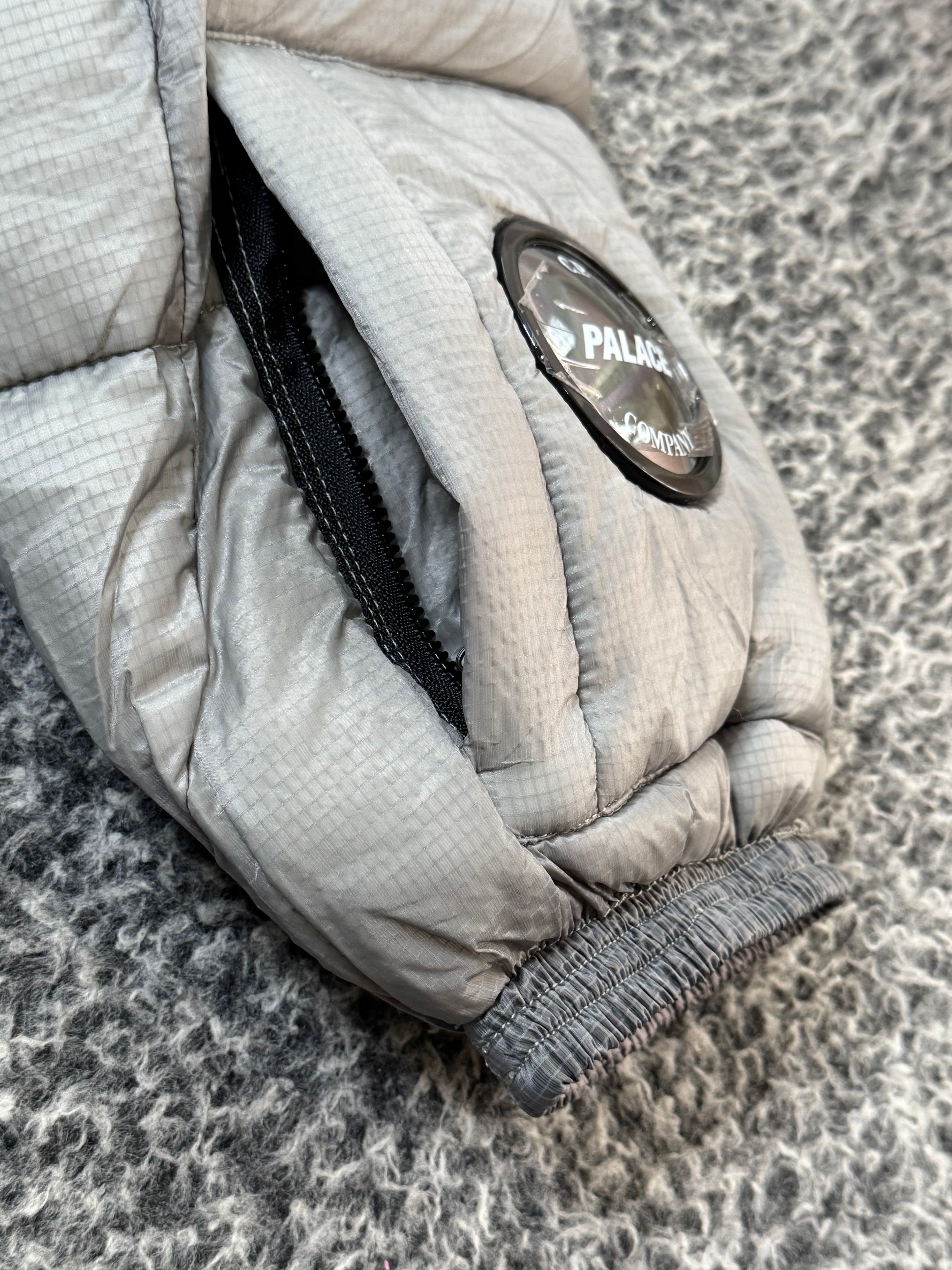 CP COMPANY x PALACE PUFFER JACKET GREY