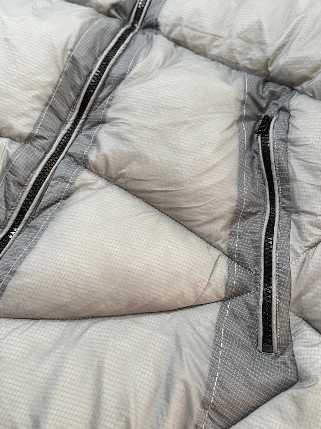 CP COMPANY x PALACE PUFFER JACKET GREY