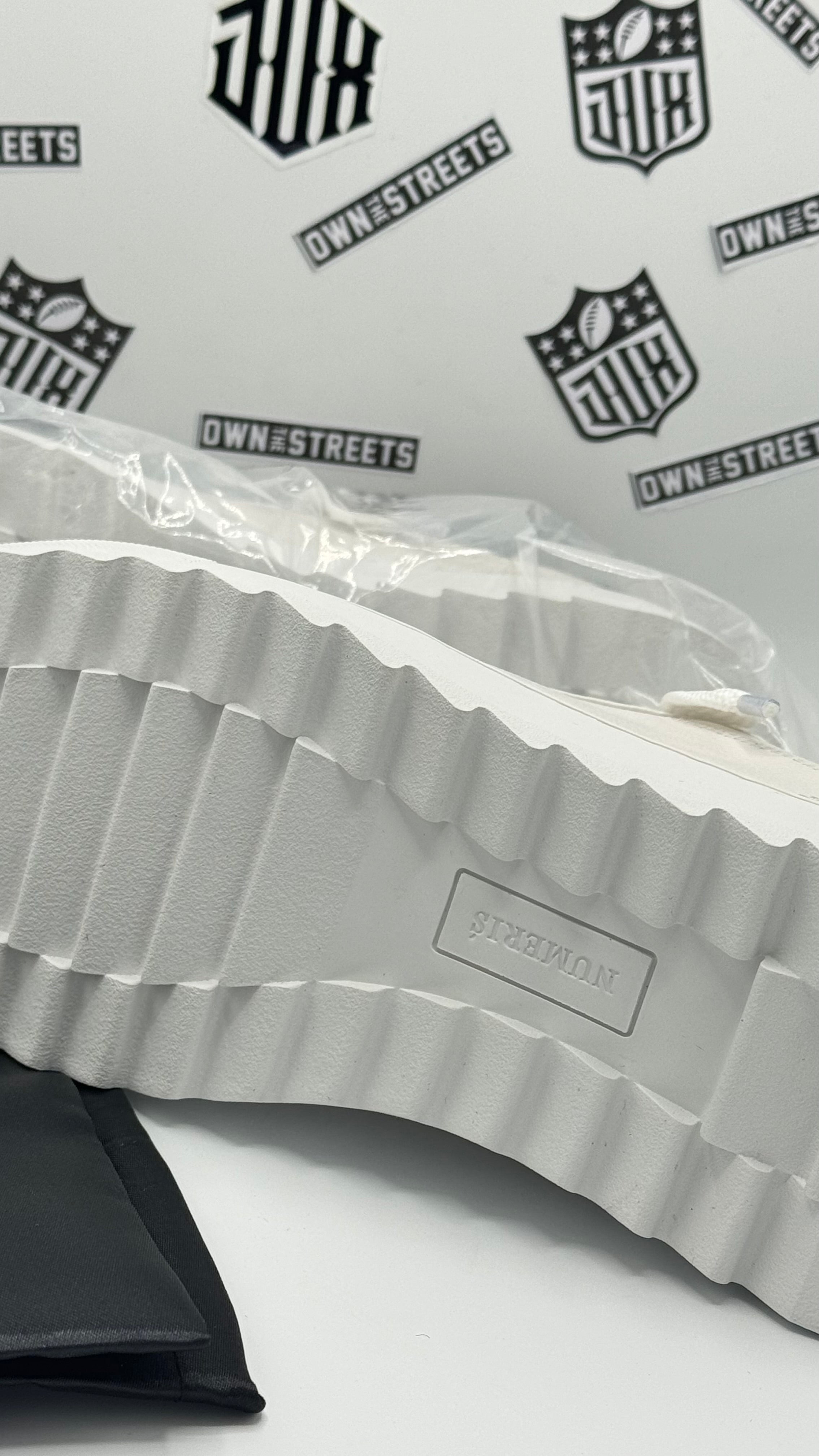 NUMERIS WHITE LEATHER SNEAKERS (VVHQ)