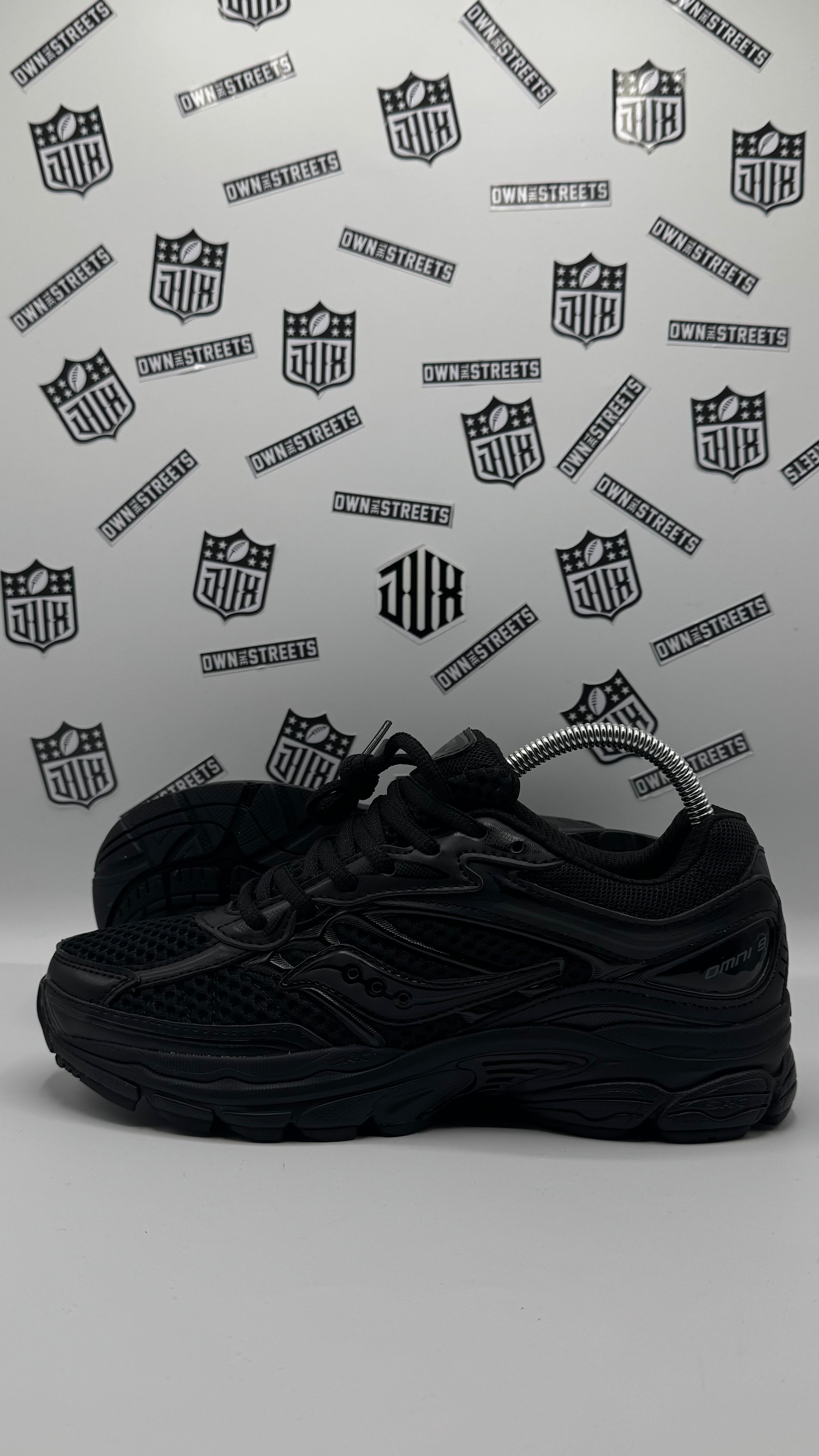 SAUCONY ProGrid Omni 9 TRIPLE BLACK