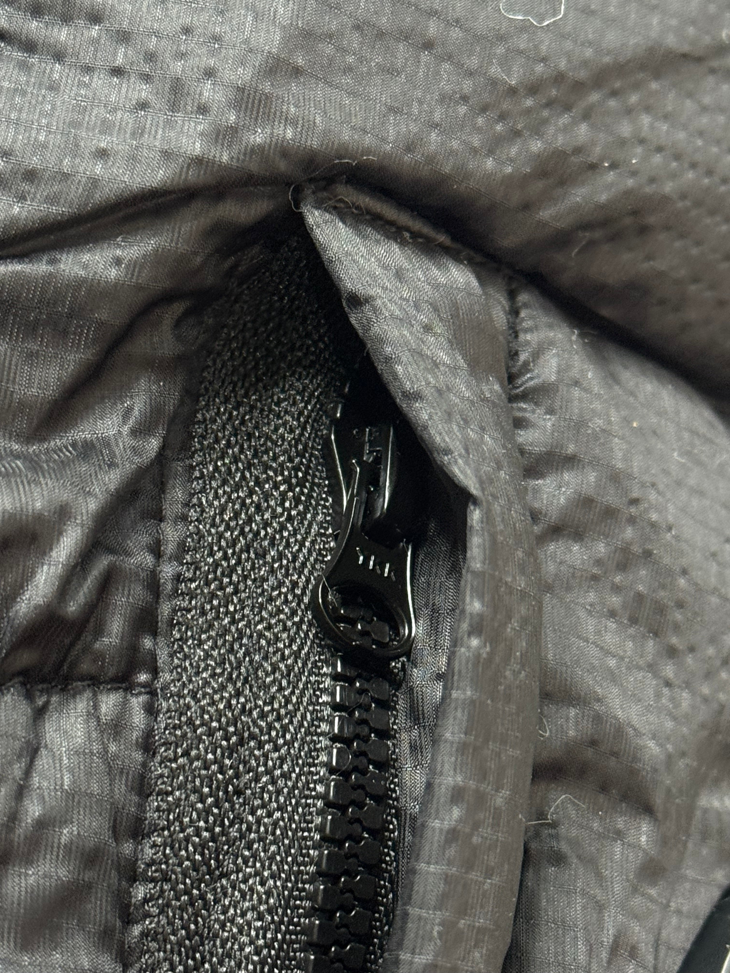 CP COMPANY x PALACE PUFFER BLACK JACKET