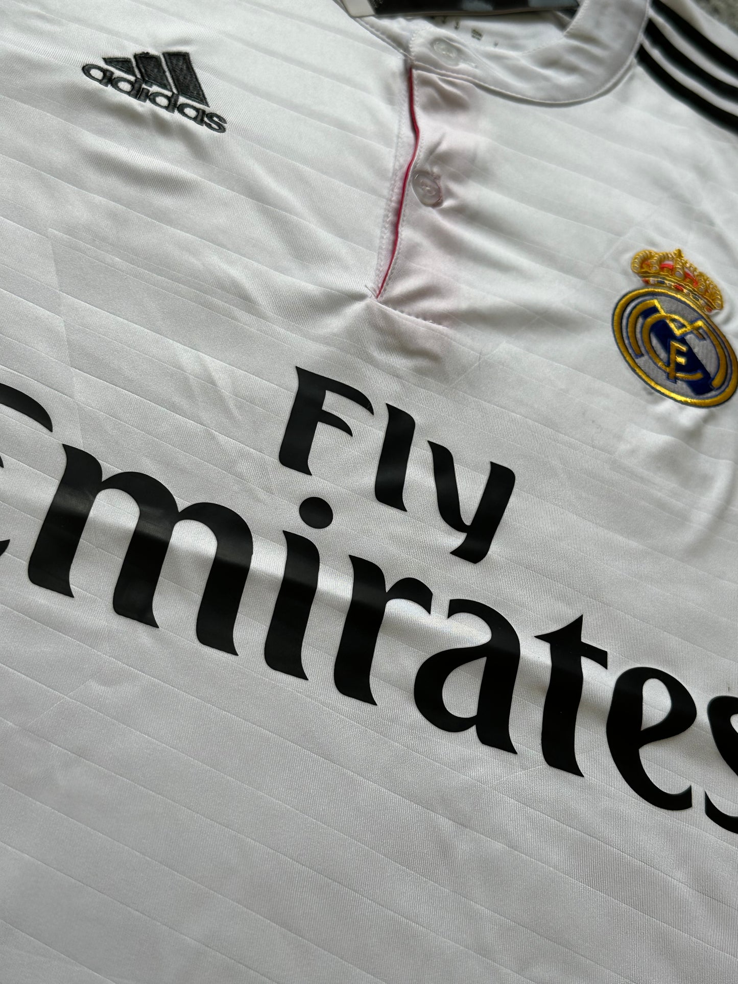 VINTAGE REAL MADRID 2015 OFFICIAL KIT