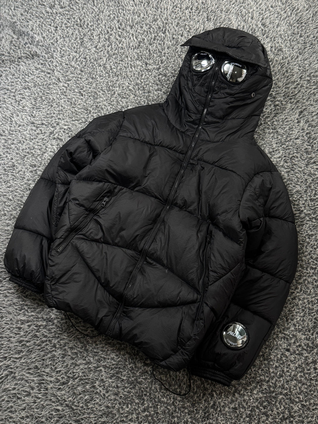 CP COMPANY x PALACE PUFFER BLACK JACKET