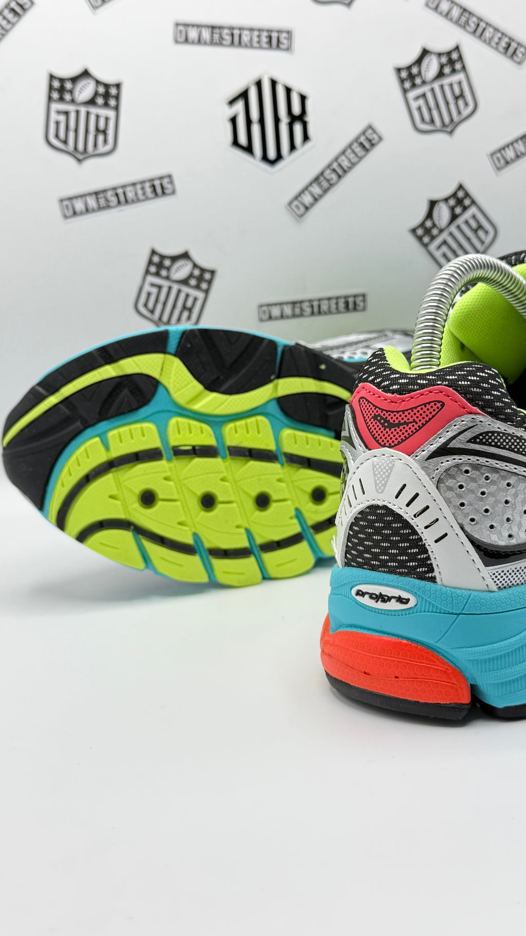 Saucony ProGrid Omni 9 Mutant