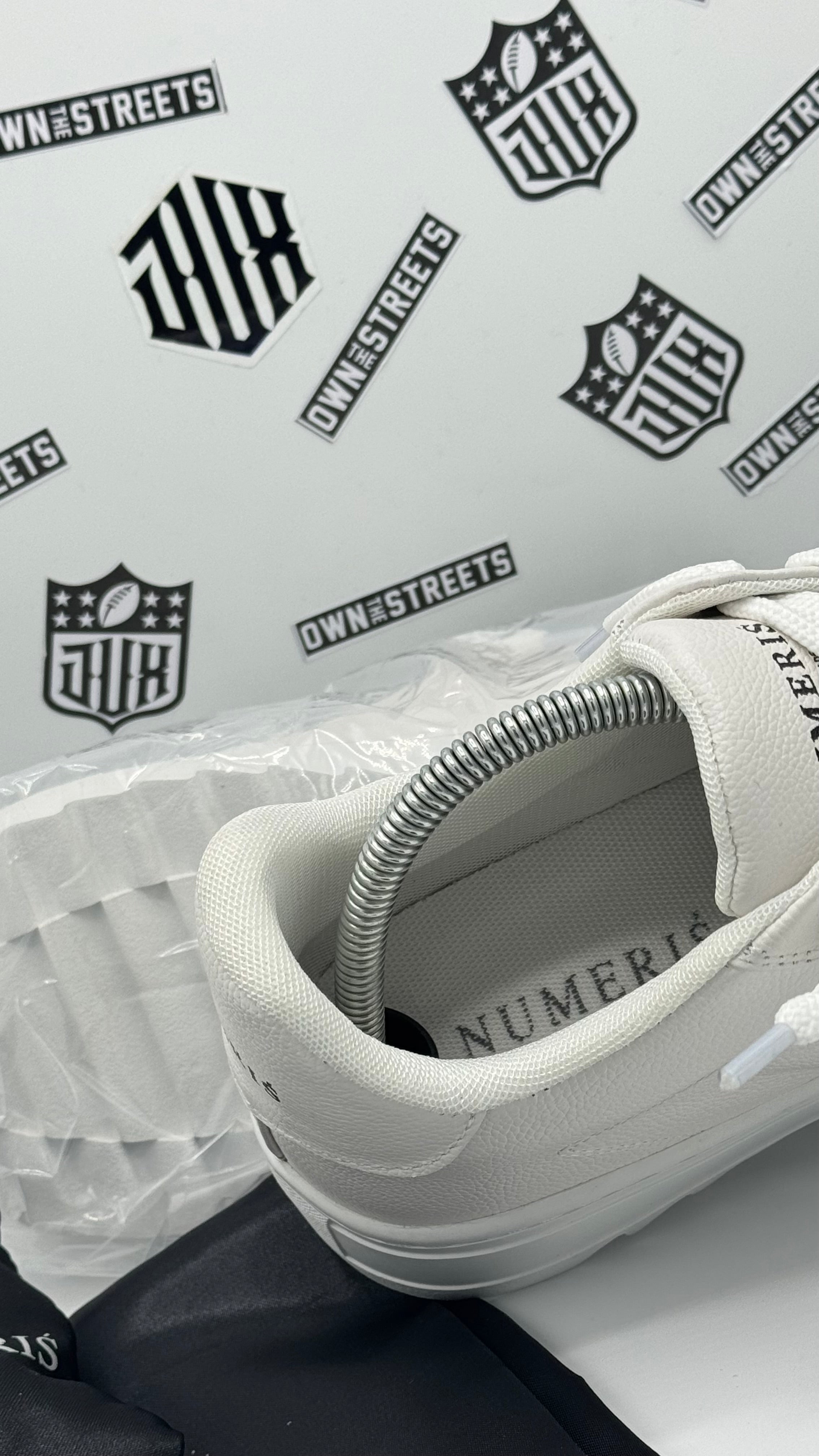 NUMERIS WHITE LEATHER SNEAKERS (VVHQ)