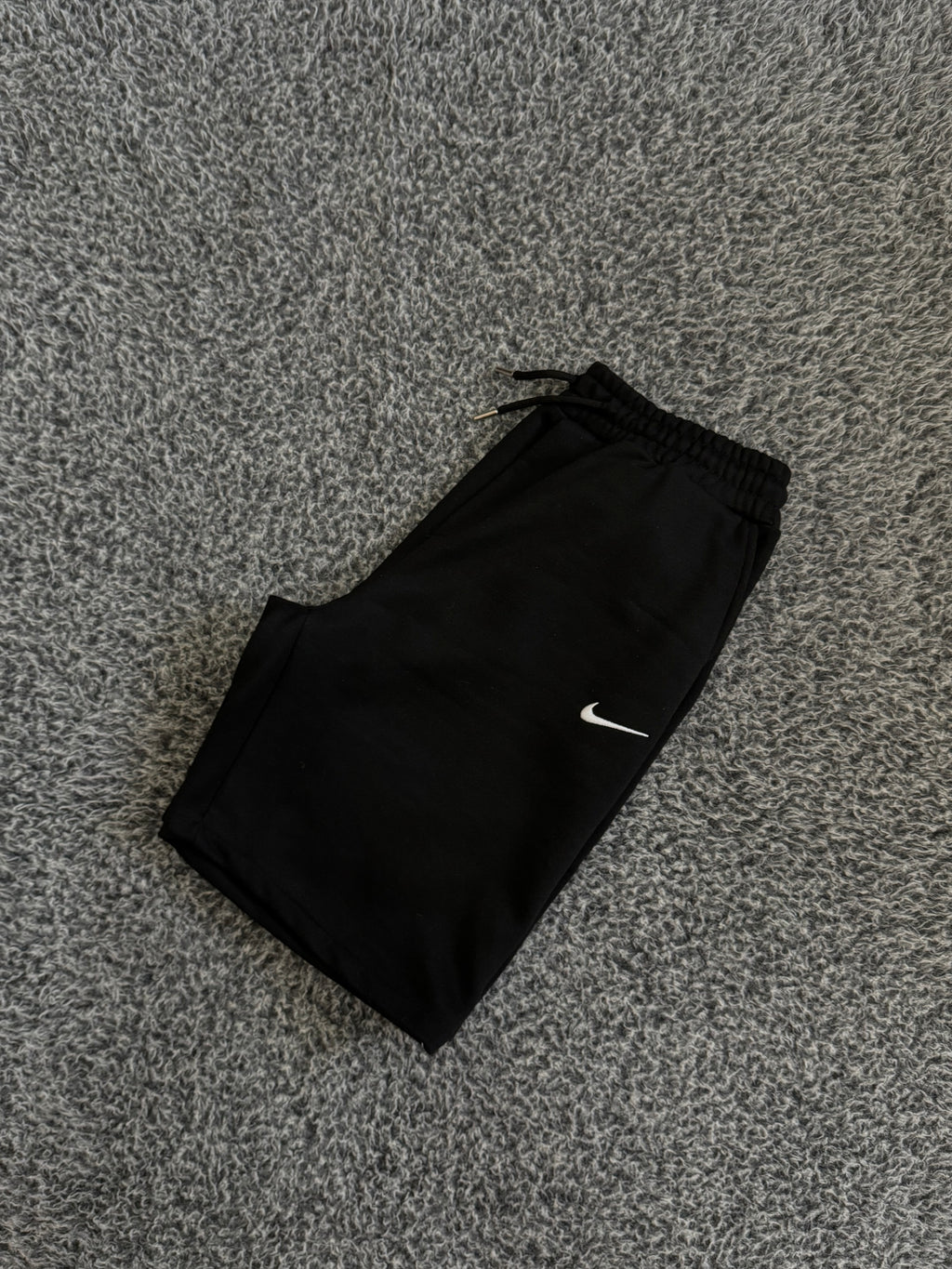 NIKE BLACK SHORTS