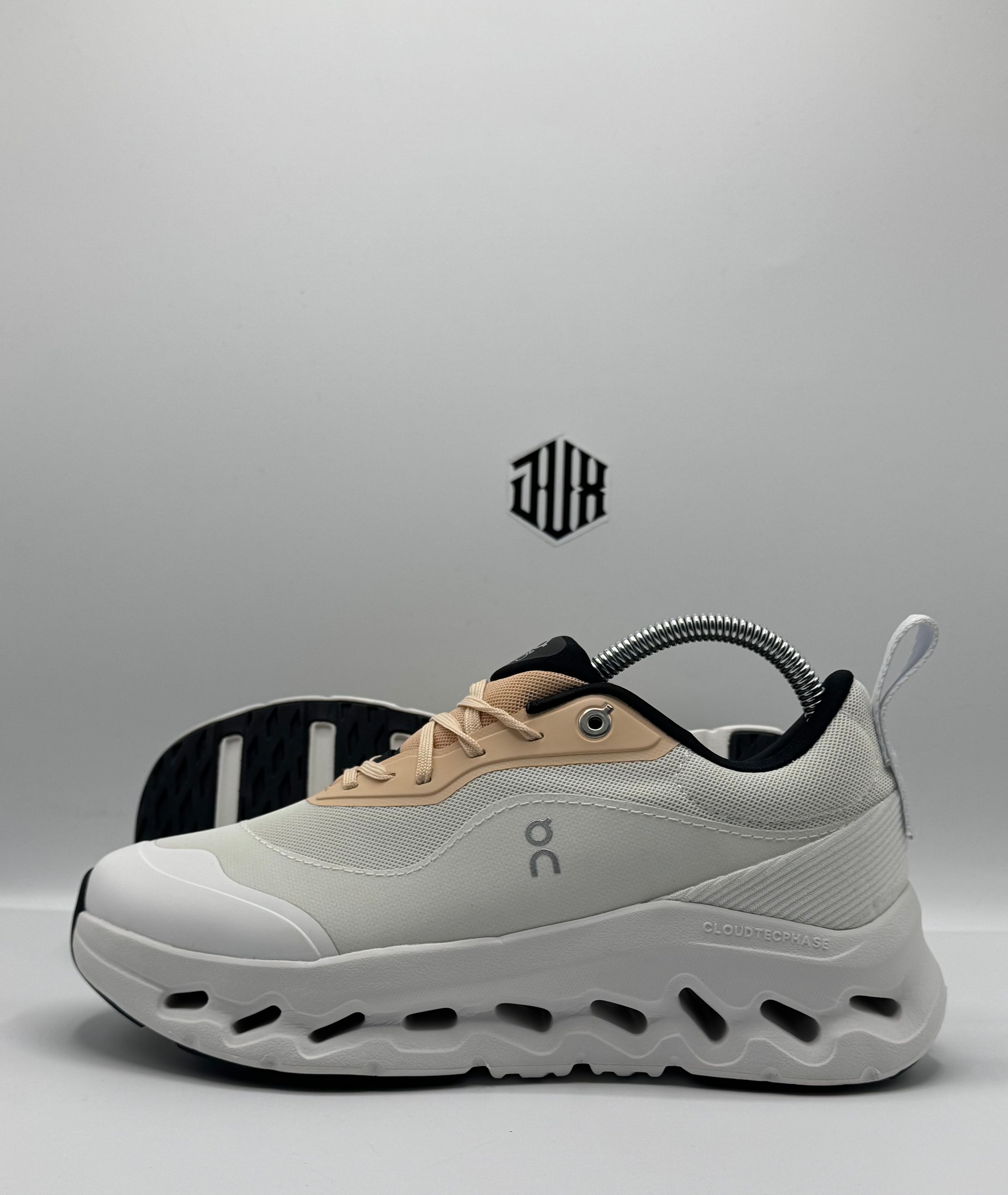 L0EWE x ON CLOUDTINT 2.0 🇨🇭 TAN WHITE