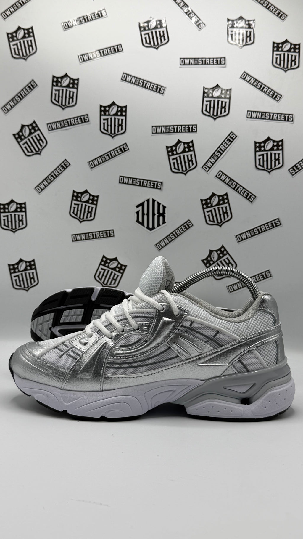 UNDERARMOUR SOLA METALLIC SILVER