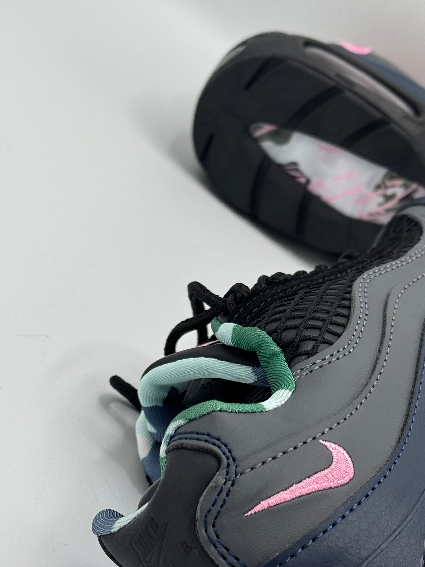 AIR MAX x CRTZ PINK