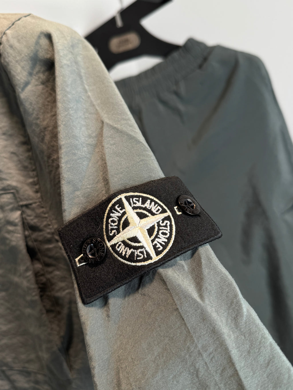 STONE ISLAND LIGHT TRACKSUIT GREY (TRIPLE A QUALITY)