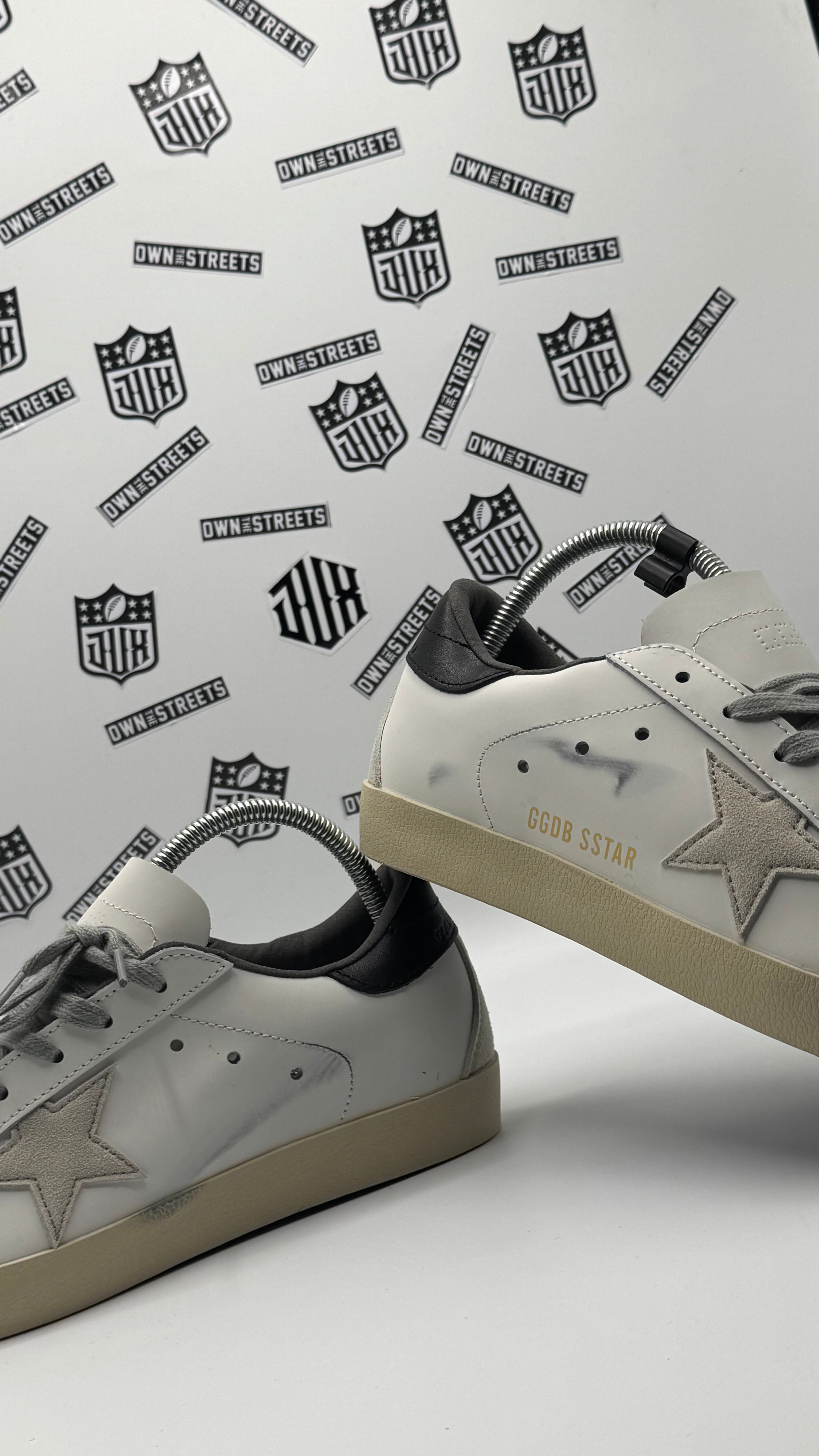 GOLDEN GOOSE SUPERSTAR LOW TOP SNEAKERS