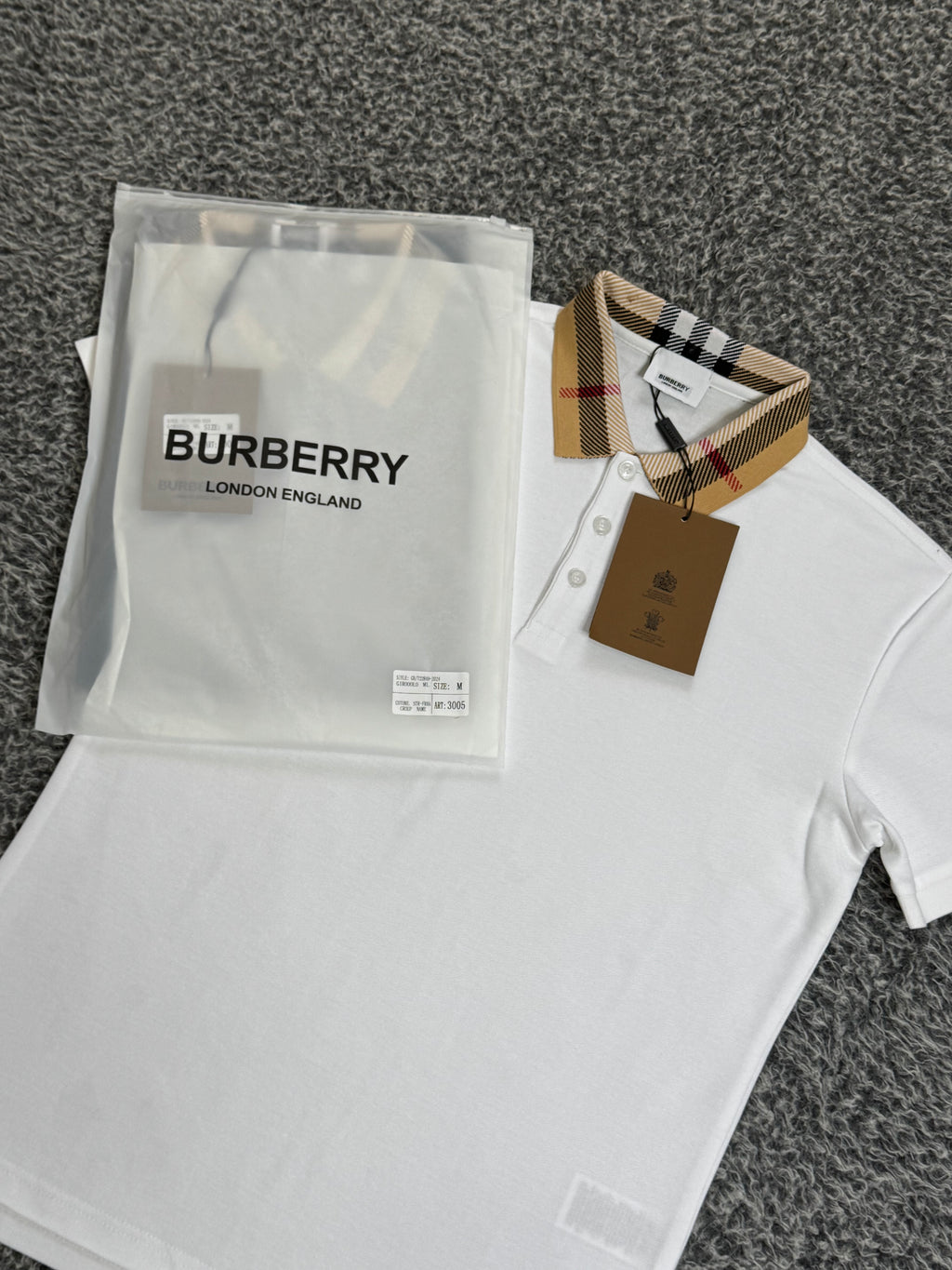 POLO BURBERRY WHITE ( TRIPLE A QUALITY ) (PHOTO RÈELE)