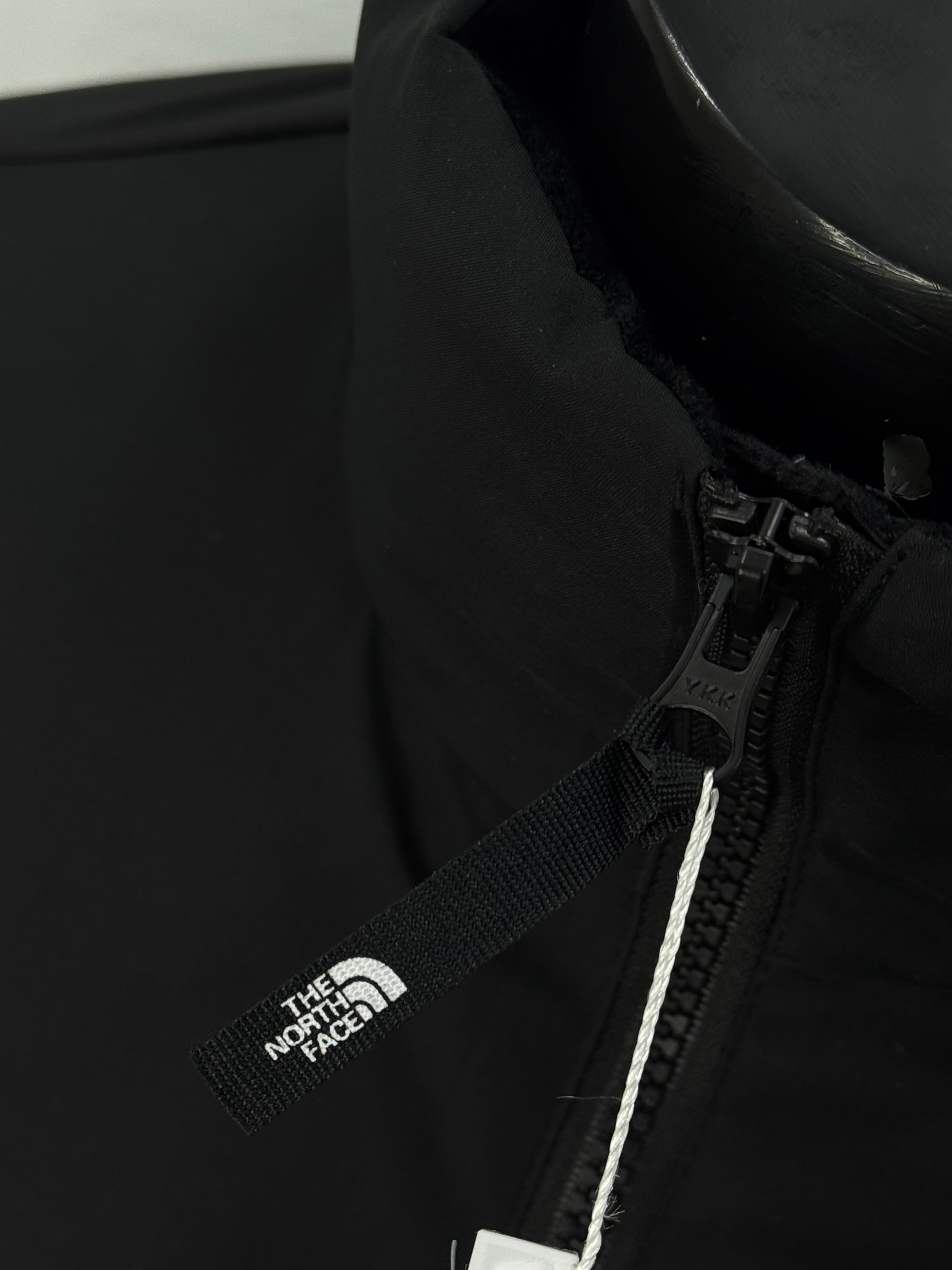 THE NORTH FACE  DryVent  jacket BLACK