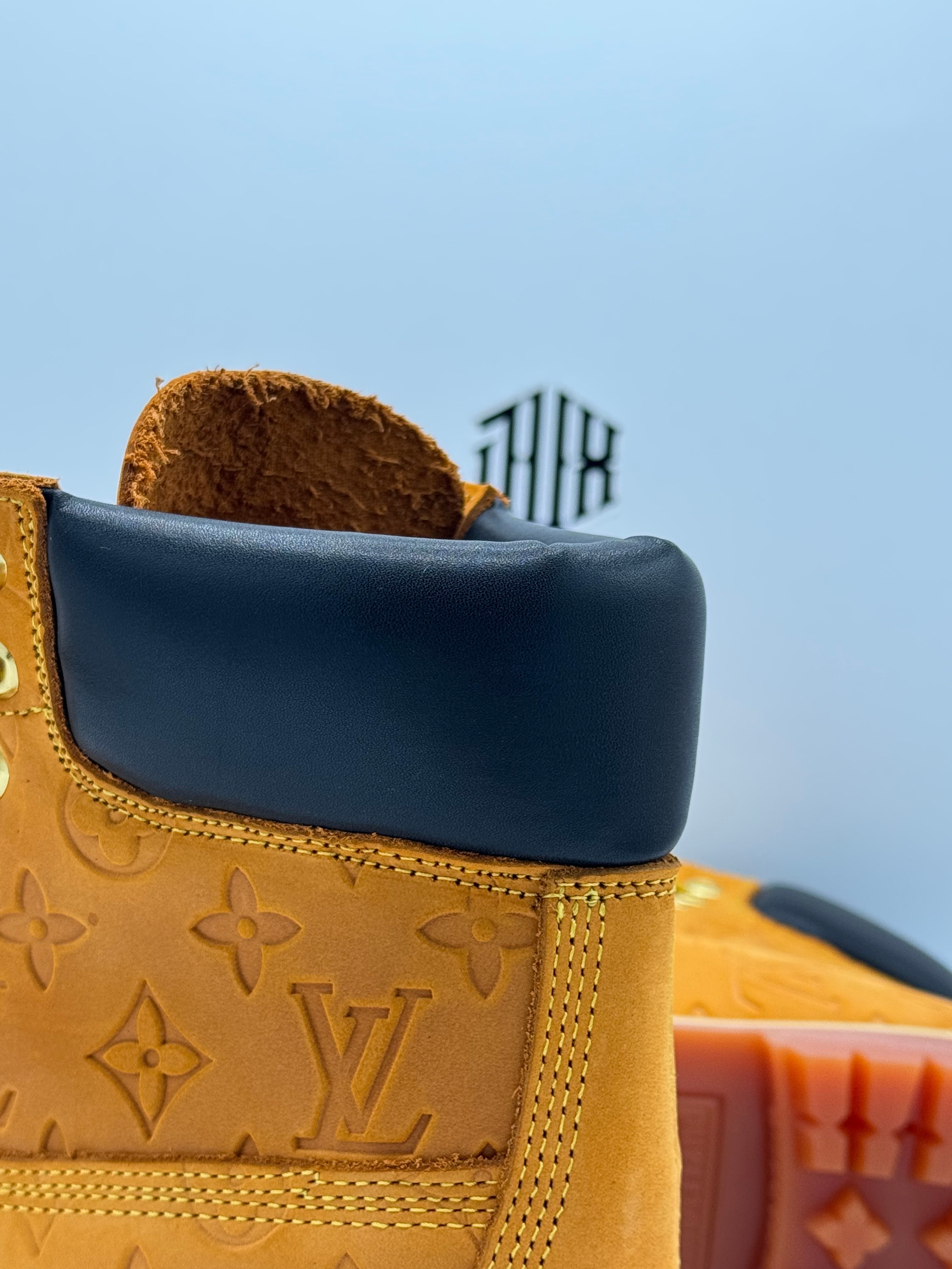 TIMBS x LV BEIGE (WITH BOX)