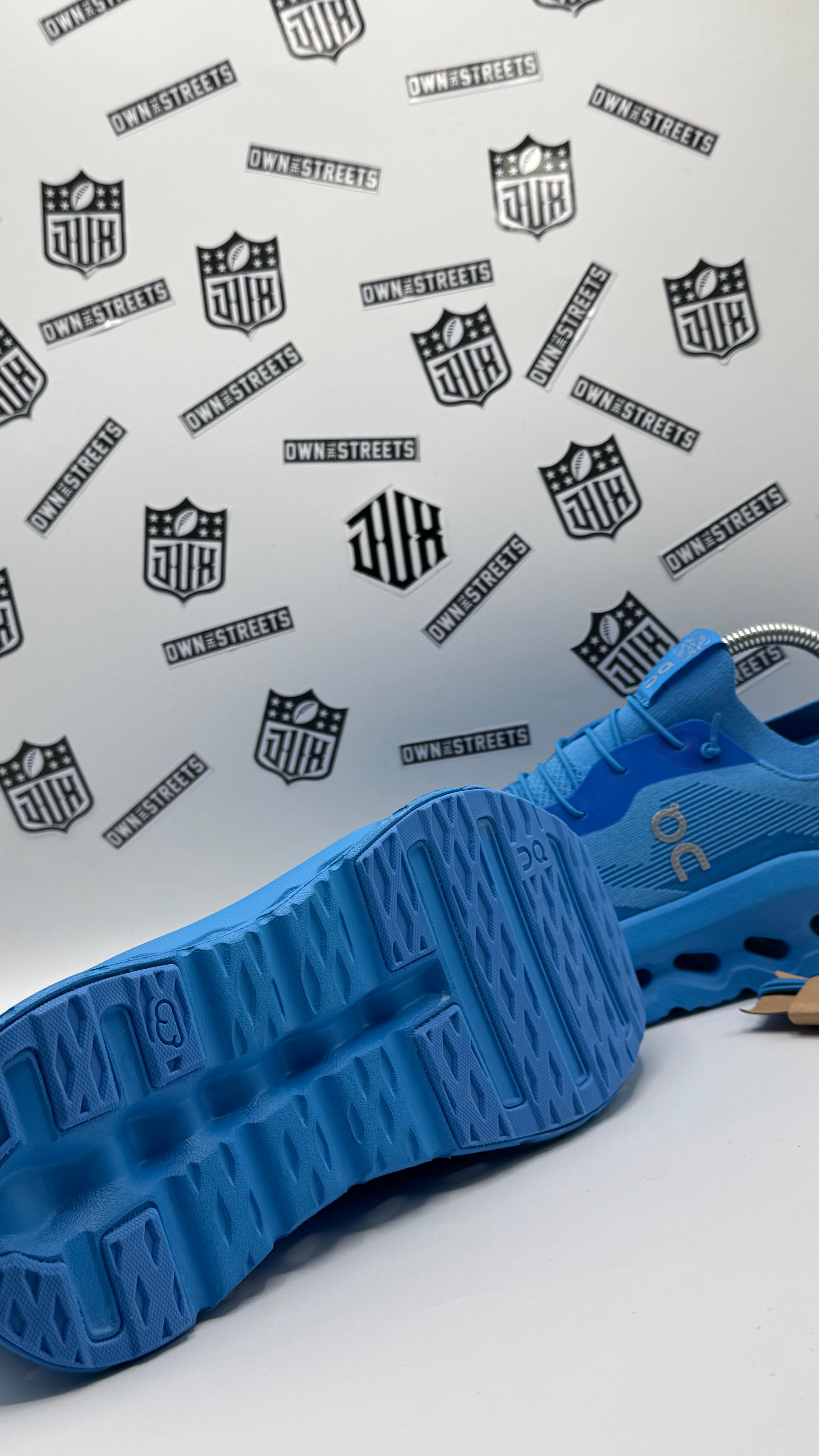 ON X LOEWE CLOUDTILT 1.0 ELECTRIC BLUE