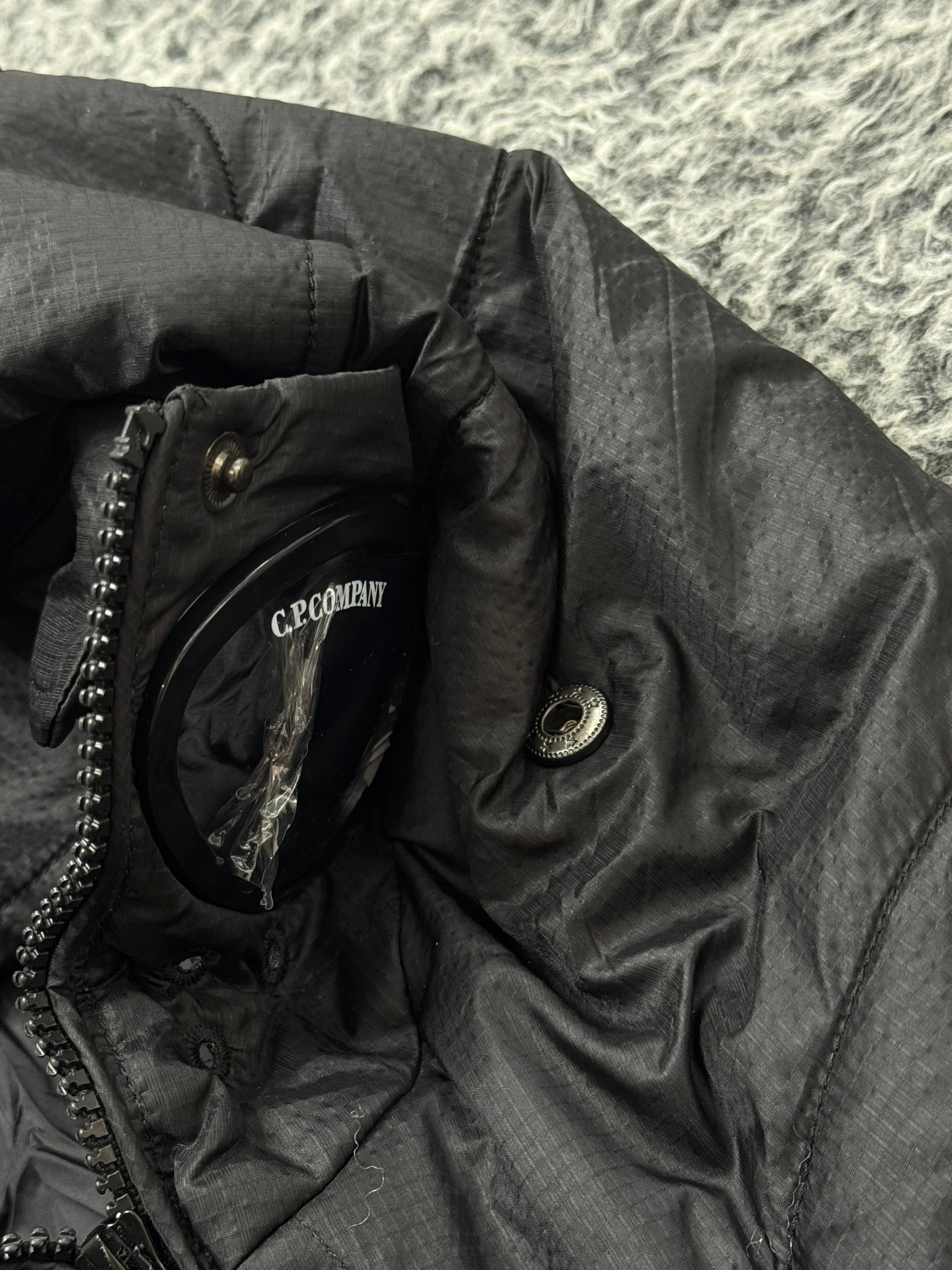 CP COMPANY x PALACE PUFFER BLACK JACKET