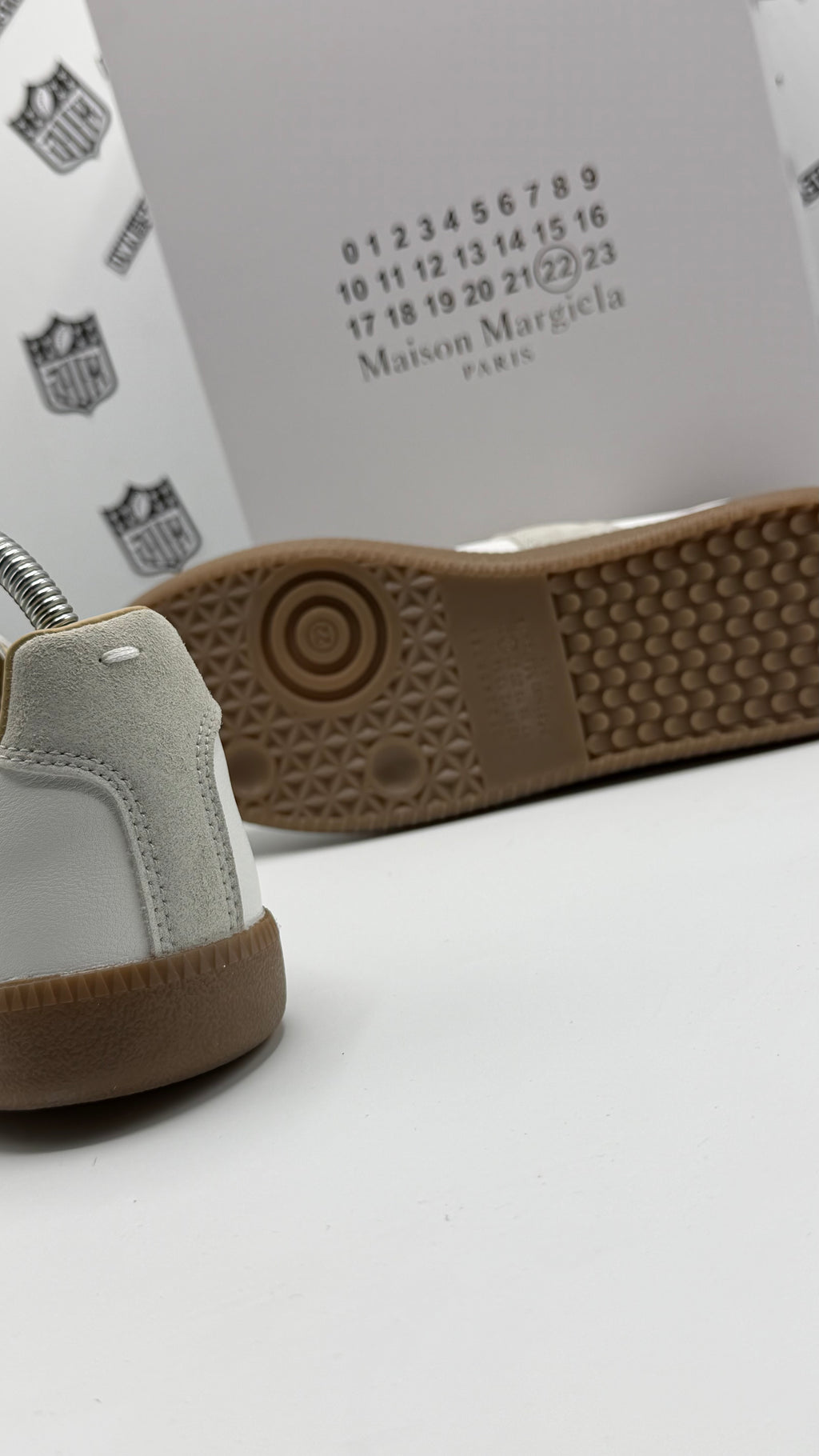 MAISON MARGIELA GATS WHITE GUM