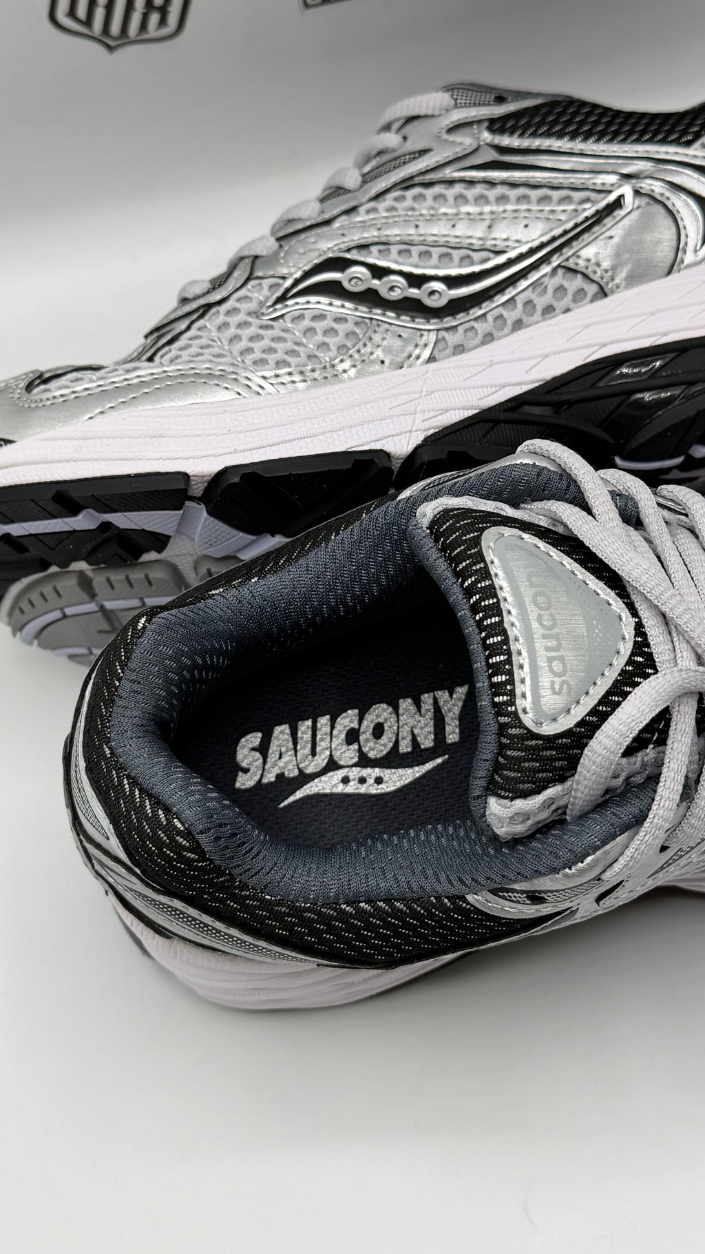 SAUCONY ProGrid OMNI 9 SILVER BLACK