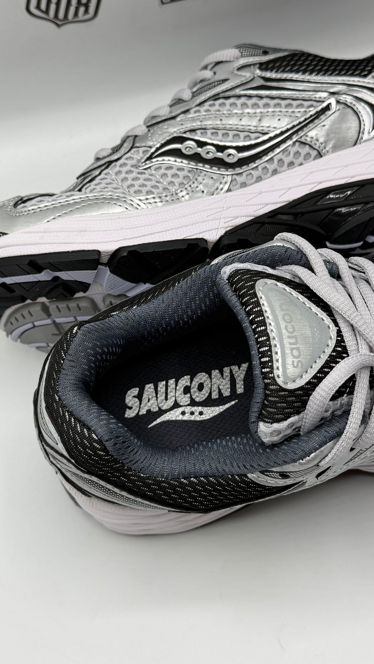 SAUCONY ProGrid OMNI 9 SILVER BLACK