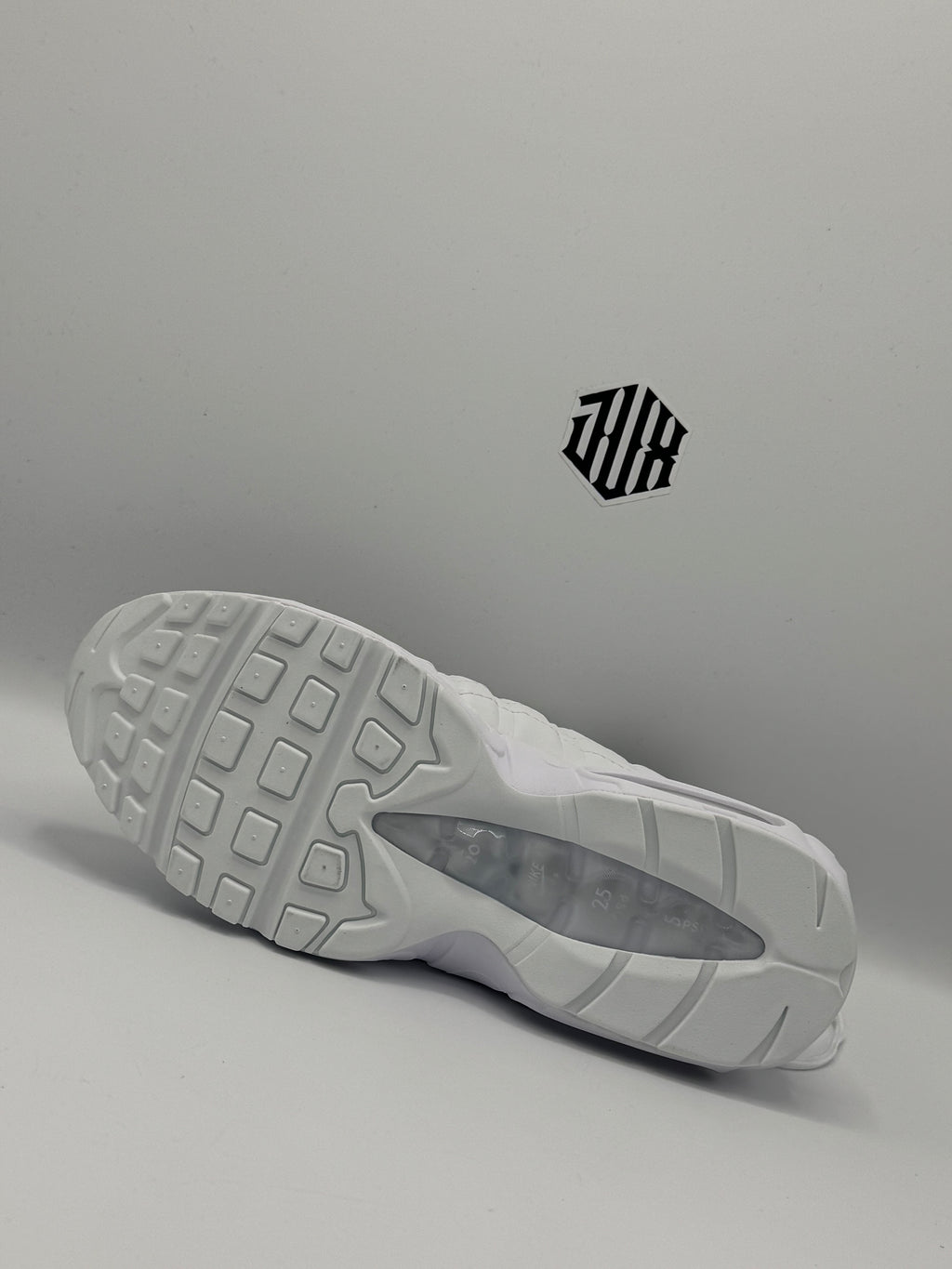 AIR MAX 95 TRIPLE WHITE