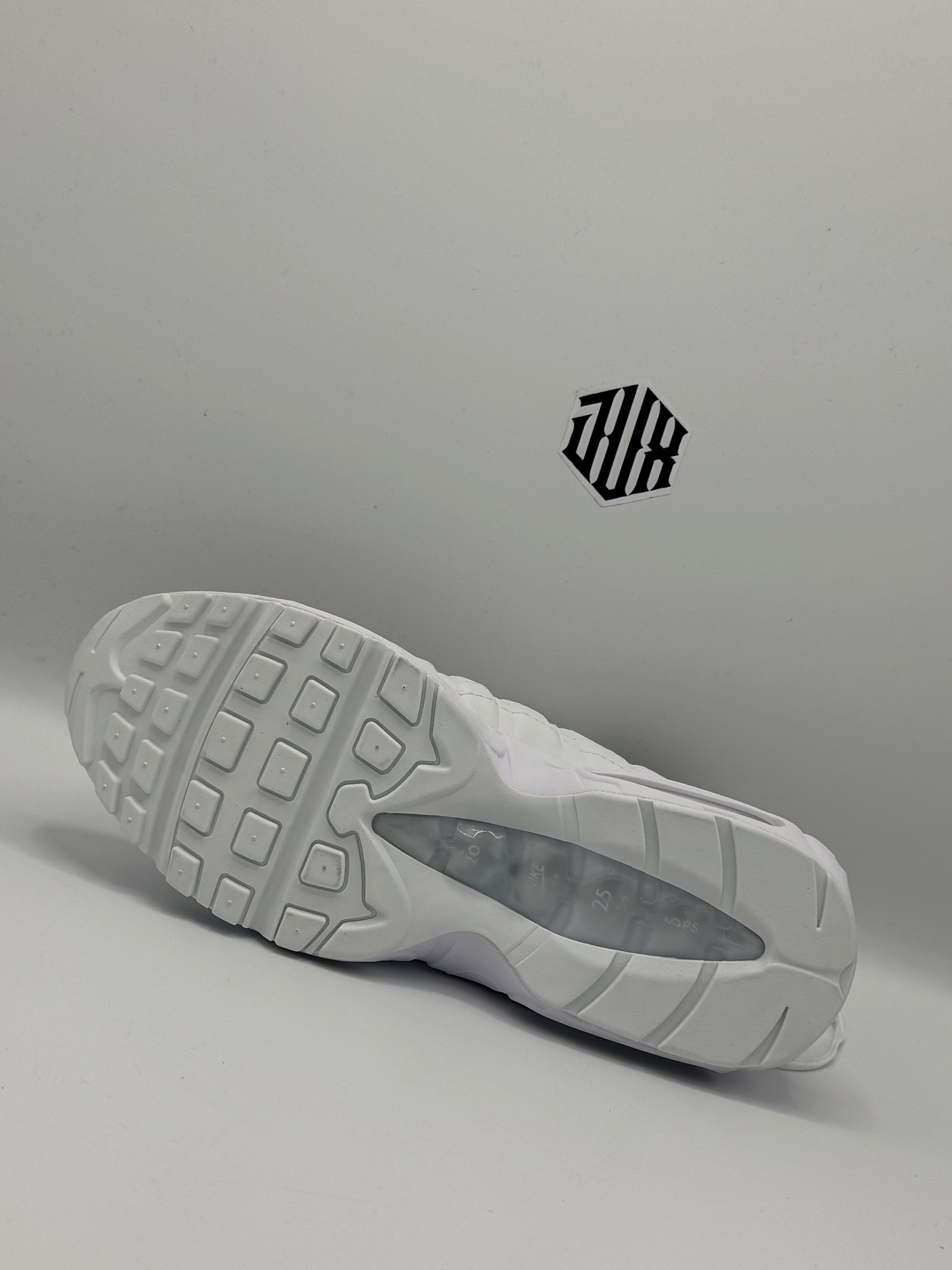 AIR MAX 95 TRIPLE WHITE