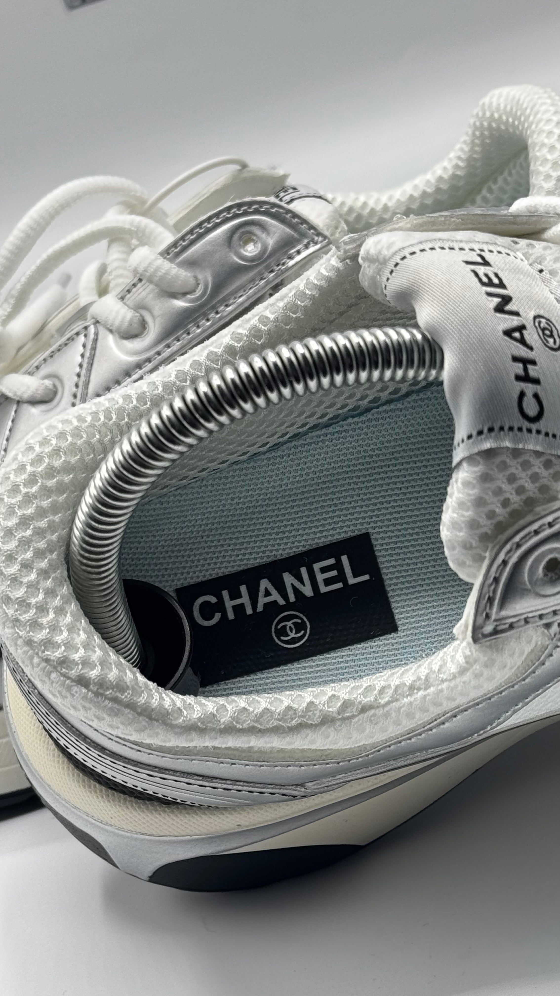CHANEL CC RUNNER SILVER