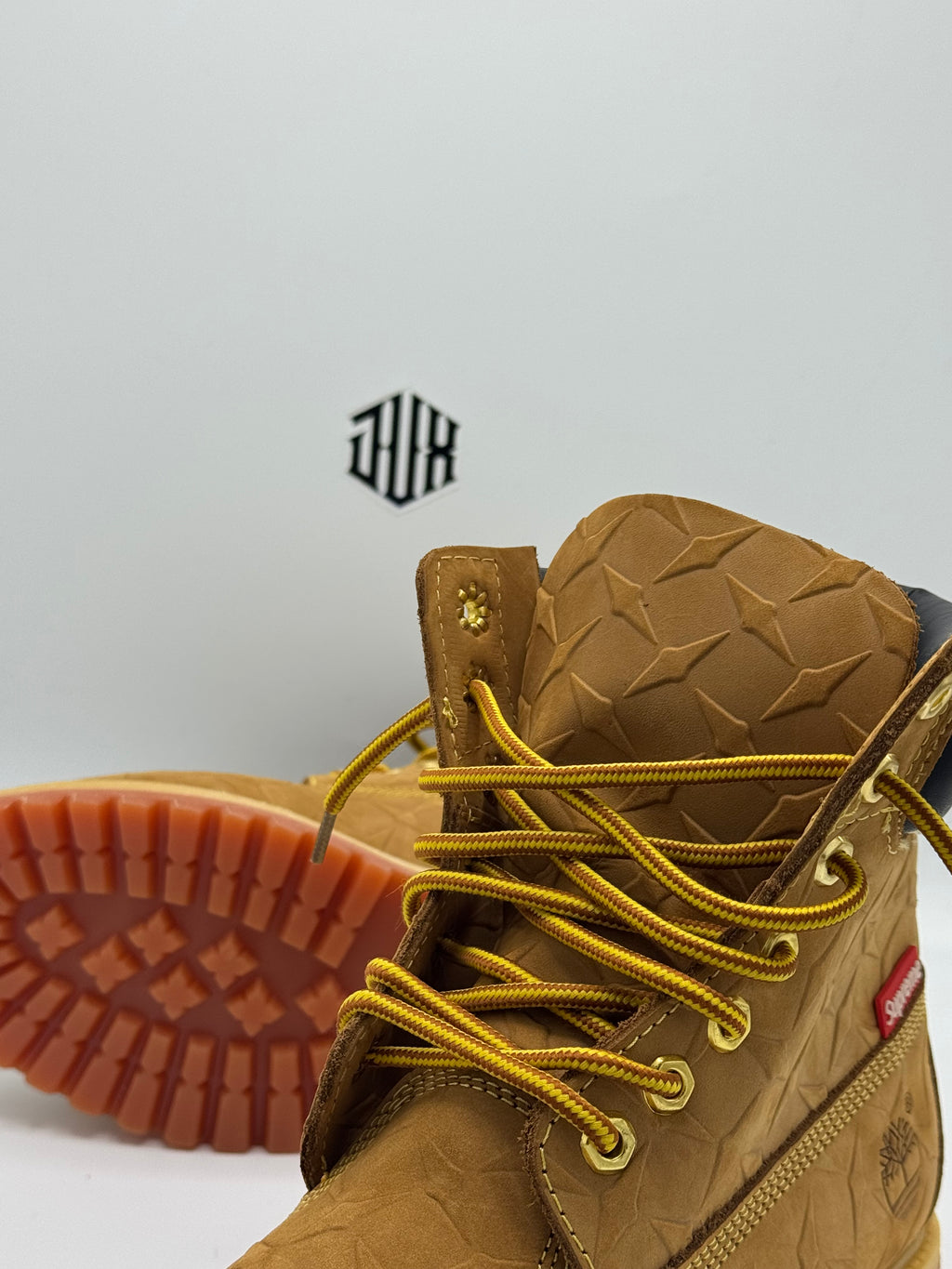 TIMBS x SUPREME BEIGE (WITH BOX)