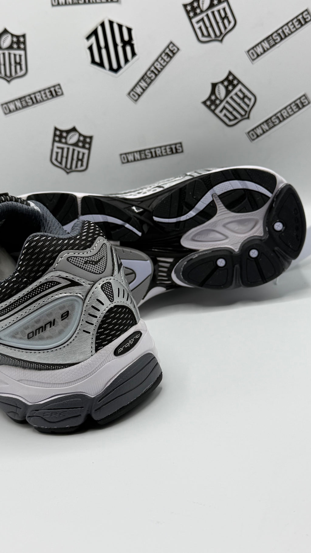SAUCONY ProGrid OMNI 9 SILVER BLACK