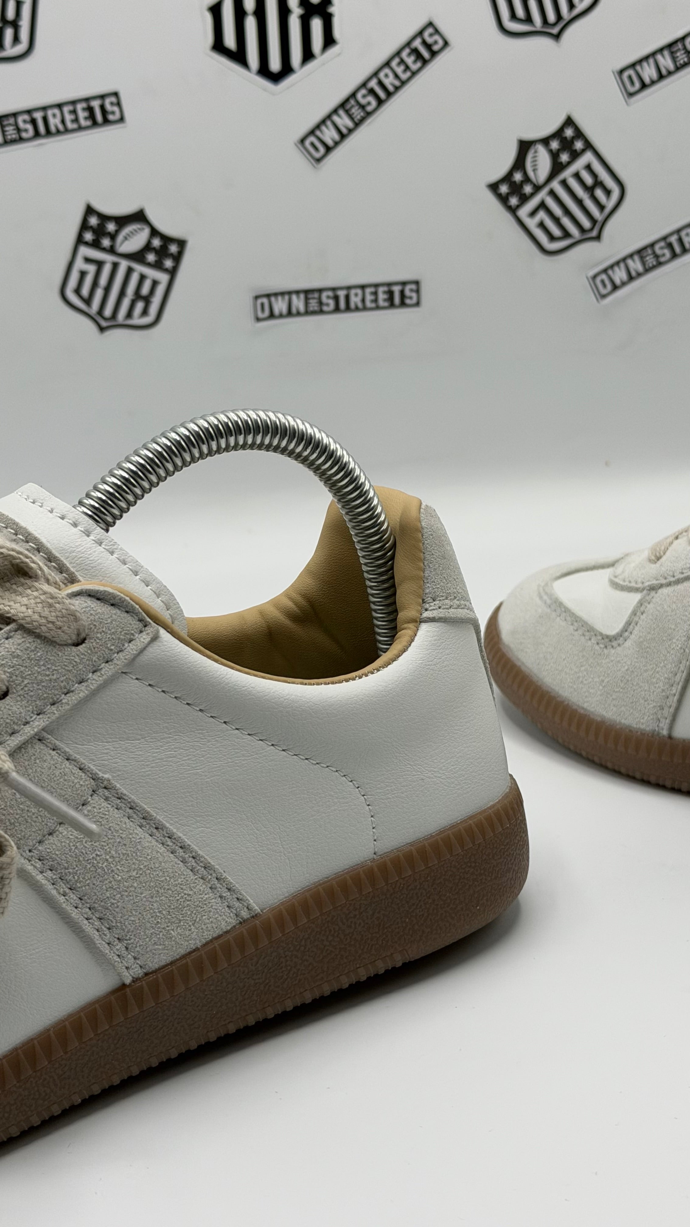 MAISON MARGIELA GATS WHITE GUM